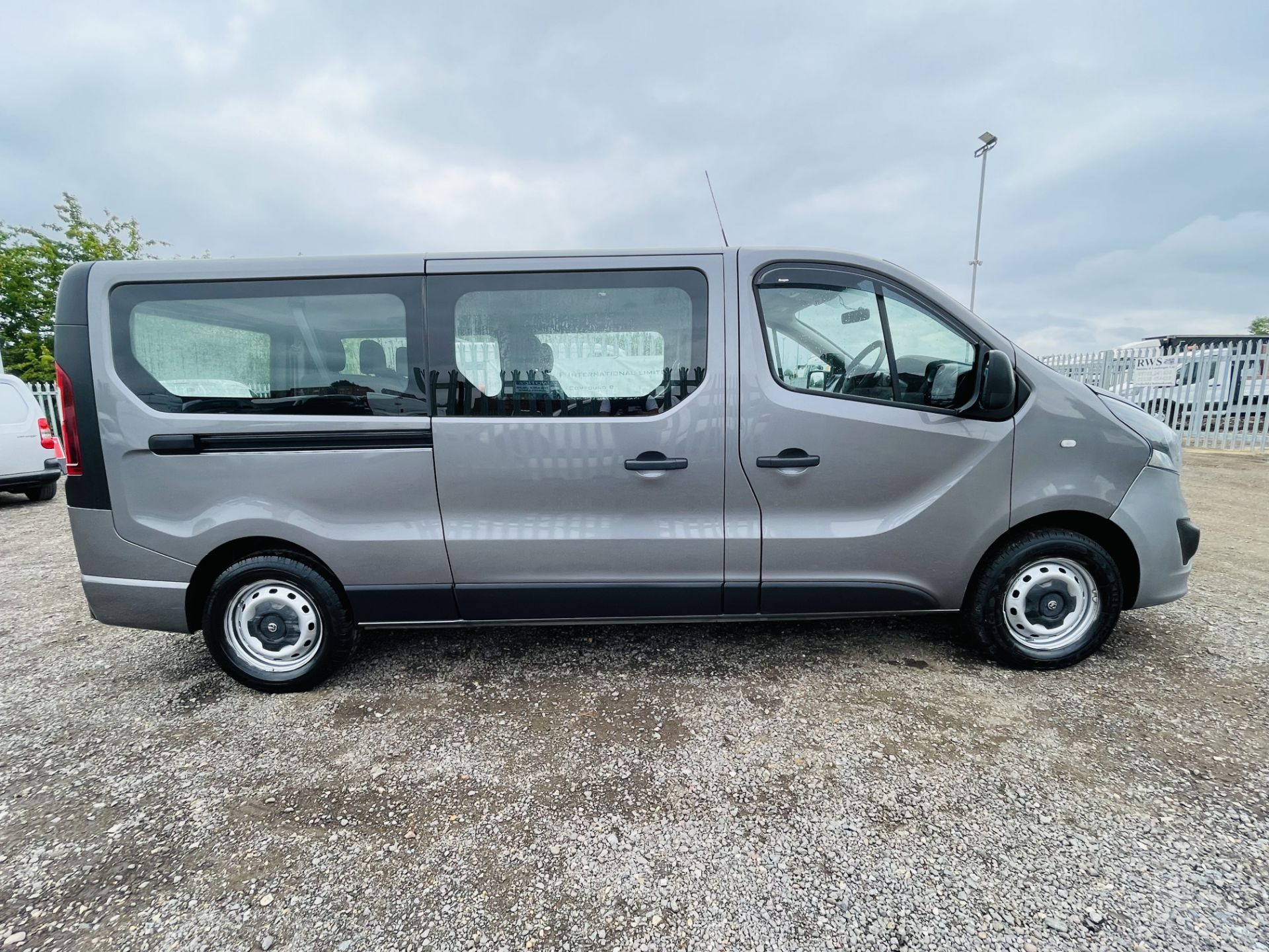 Vauxhall Vivaro 1.6 Cdti Combi S/S L3 H1 2016 '16 Reg' 9 Seats - Air con - Elec Pack - - Image 13 of 20