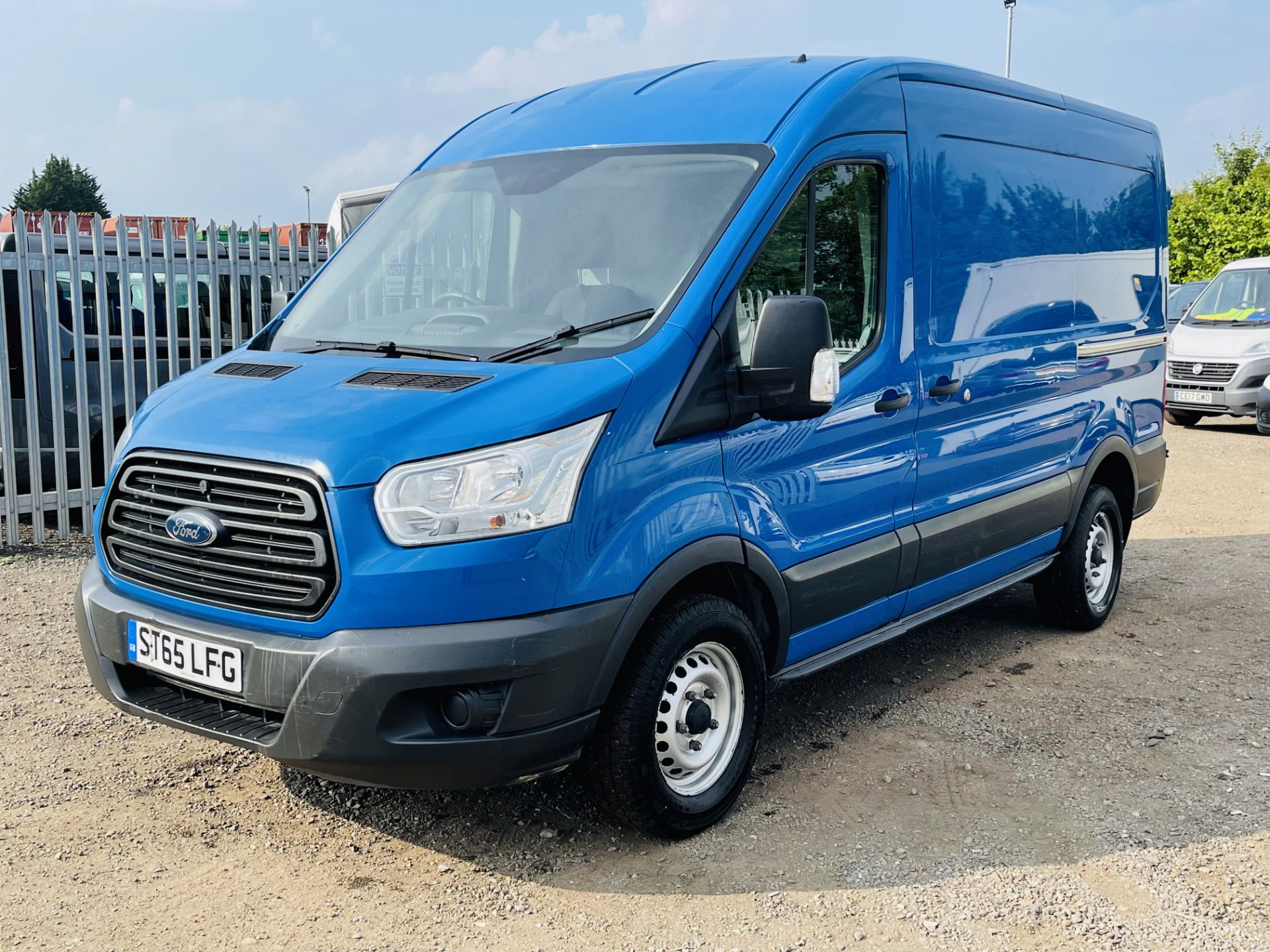 **ON SALE **Ford Transit 2.2 TDCI 100 L2 H2 2015 ' 65 Reg ' Solid Blue ' Panel Van ' - No Vat Save - Image 4 of 20