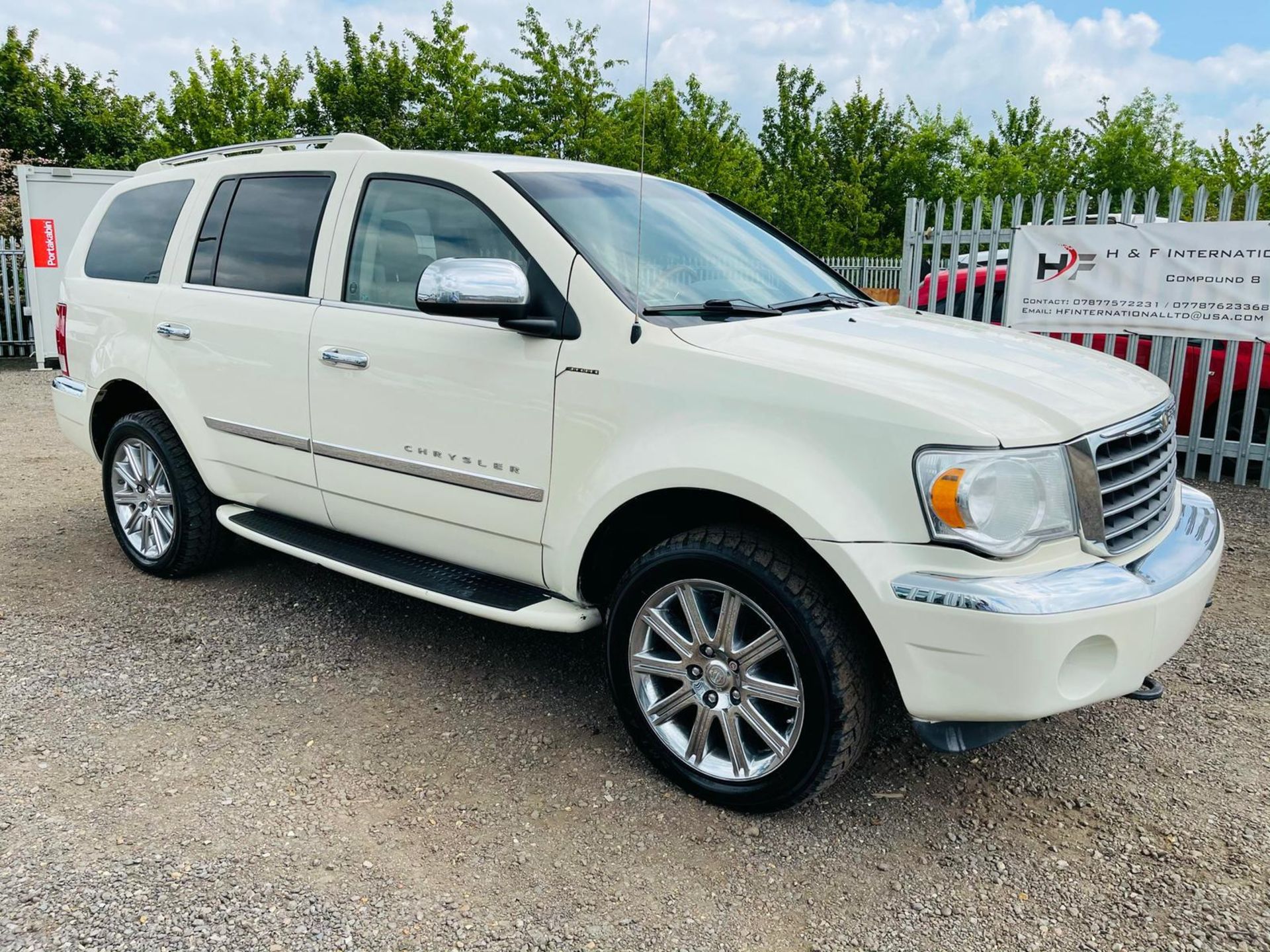 Chrysler Aspen 5.7 Hemi 2008 Limited Spec ( 2008 Year ) SUV 'AWD' 7 seats - LHD - NO VAT SAVE 20% - Image 2 of 20