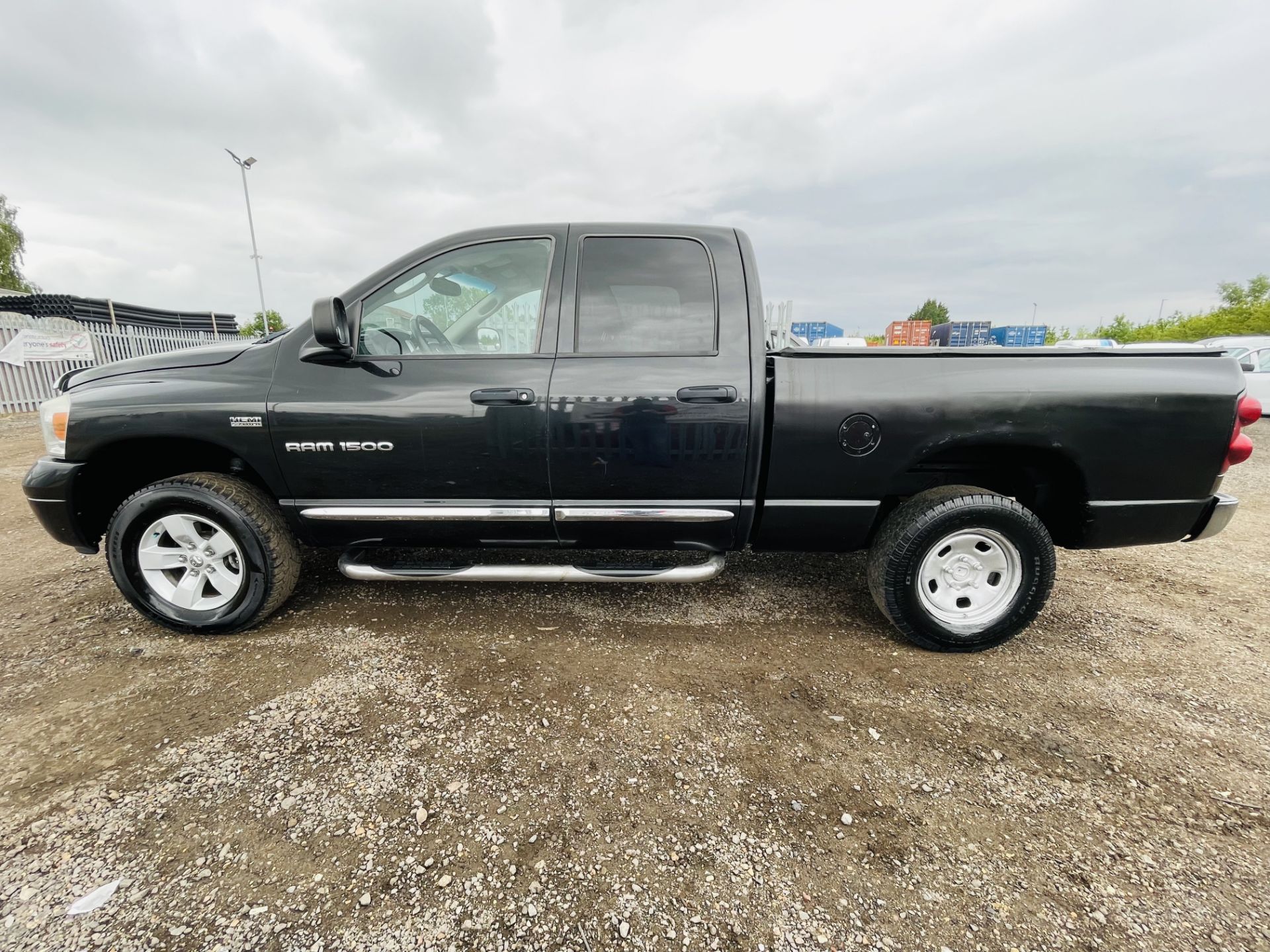 ** ON SALE **Dodge Ram 1500 5.7L Hemi V8 4X4 Quad-Cab *Laramie Spec* Fresh Import * - Air con - - Image 6 of 28