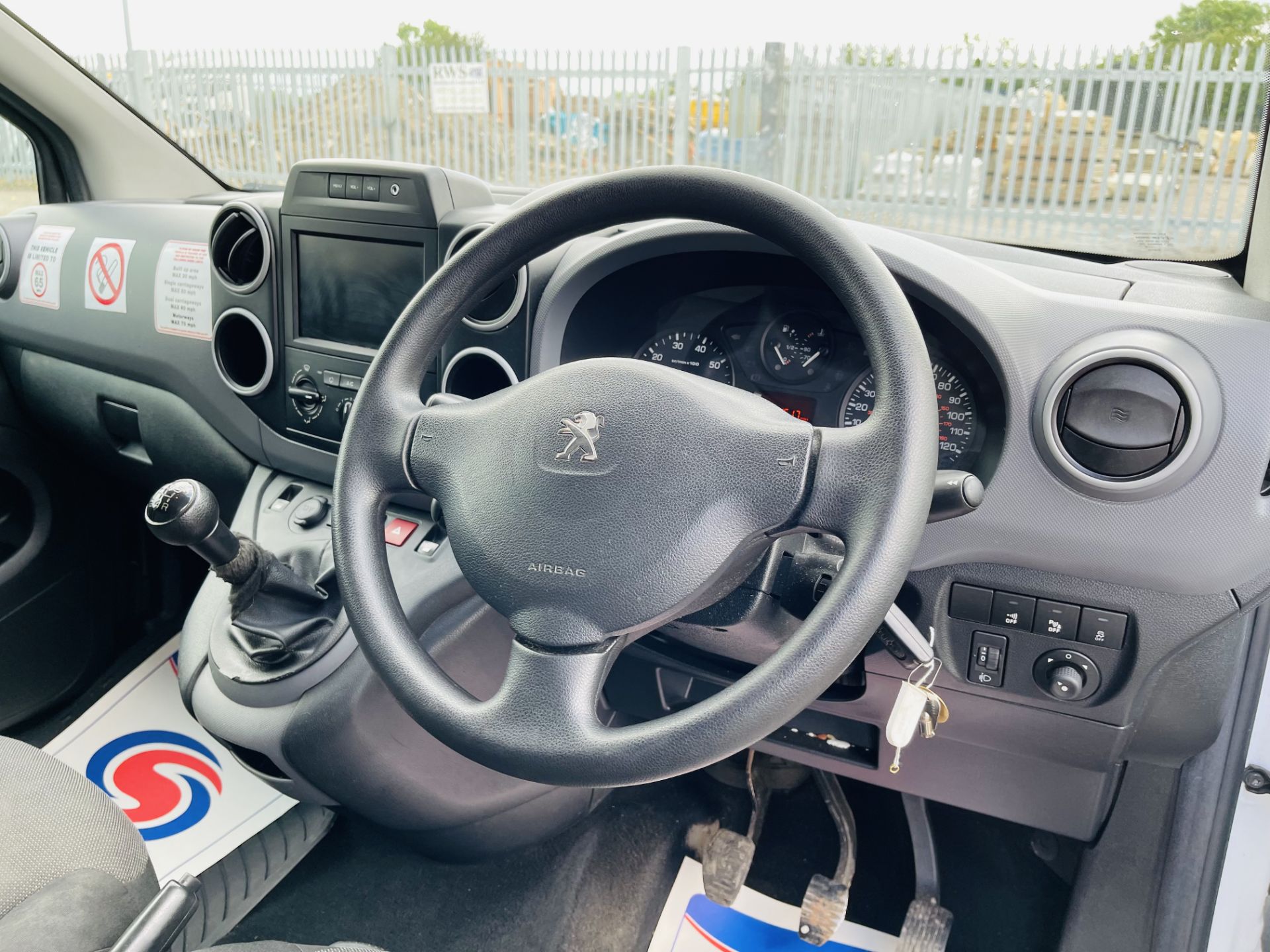 Peugeot Partner 1.6 Blue HDI Profession L1 H1 2018 '18 Reg' Air con' Sat nav - ULEZ Compliant - Image 15 of 17