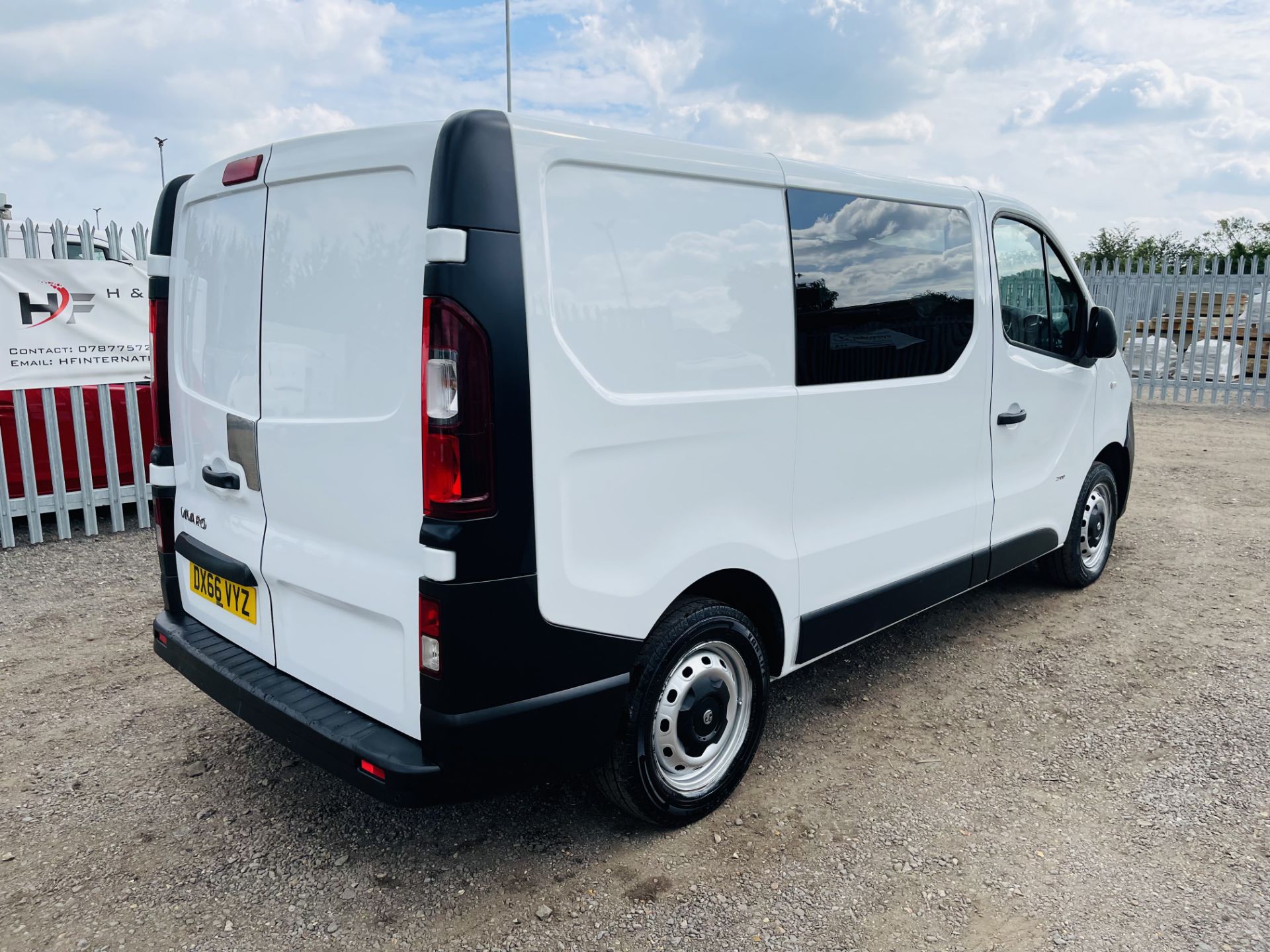 ** ON SALE **Vauxhall Vivaro, 2900 BT CDTI ECOFLEX SS, L2 H1 **Manual** Sat Nav 'Only Done 49,580 - Image 12 of 17