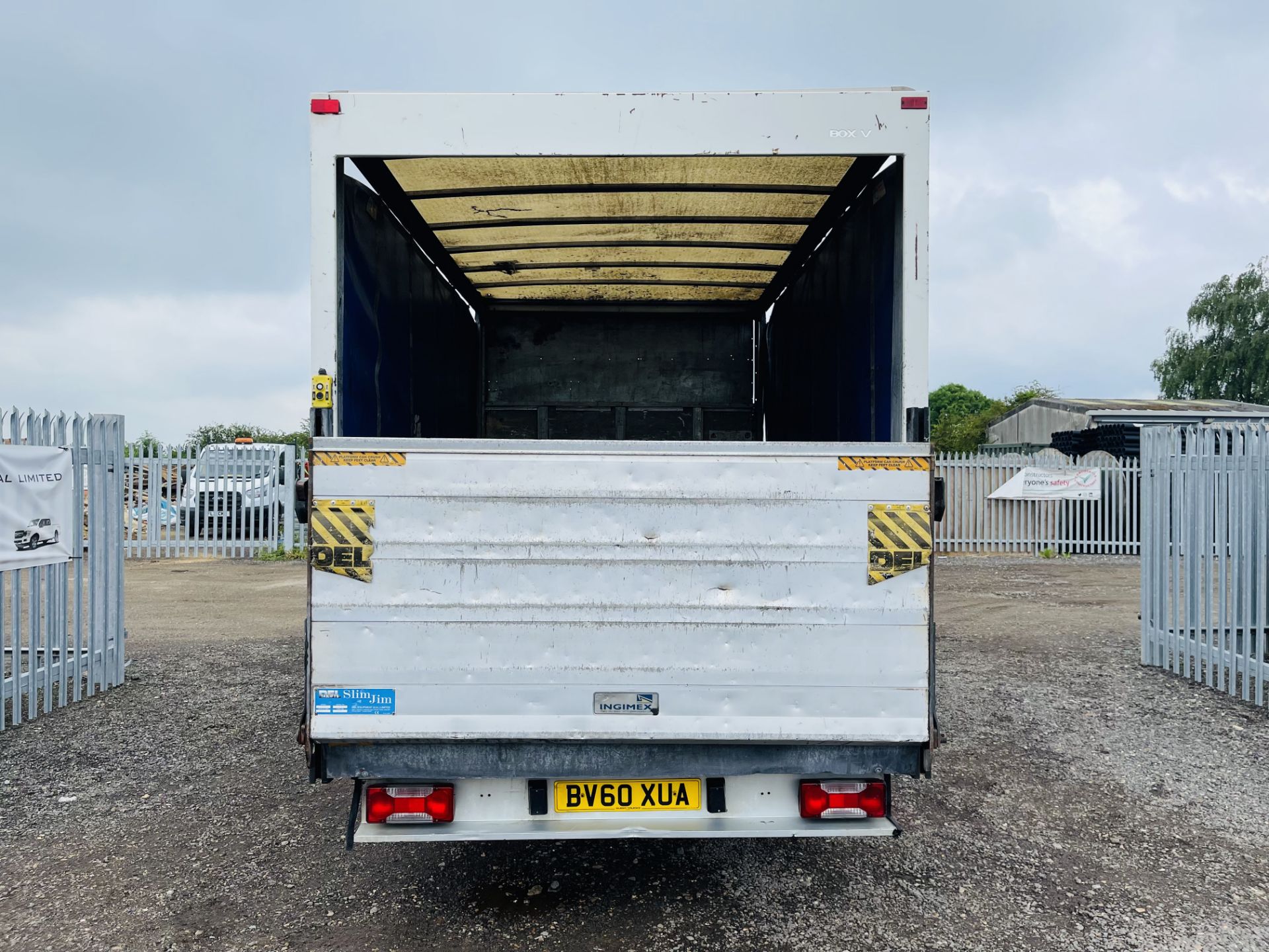 ** ON SALE **Iveco Daily 35S11 L2 2010 '60 Reg' Curtainsider Luton ** Tail-Lift** Automatic -3 seats - Image 9 of 18