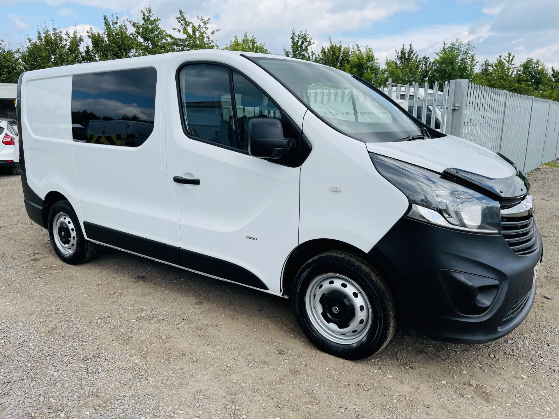 ** ON SALE **Vauxhall Vivaro, 2900 BT CDTI ECOFLEX SS, L2 H1 **Manual** Sat Nav 'Only Done 49,580 - Image 14 of 17