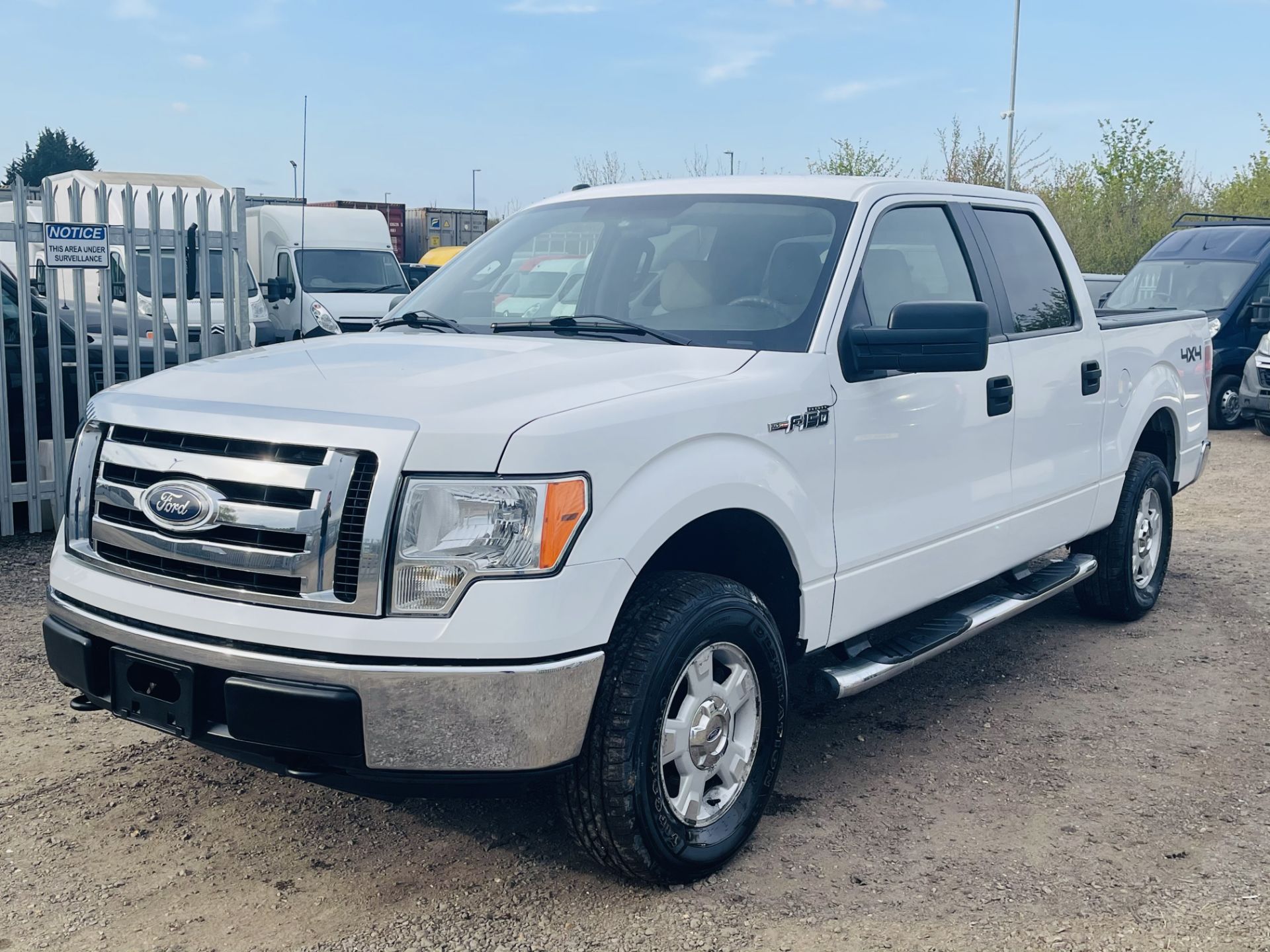 Ford F-150 XLT 4.6L V8 Super-crew 4WD 2010 ' 2010 Year' 6 Seats - Air con - NO VAT SAVE 20% - Image 4 of 24