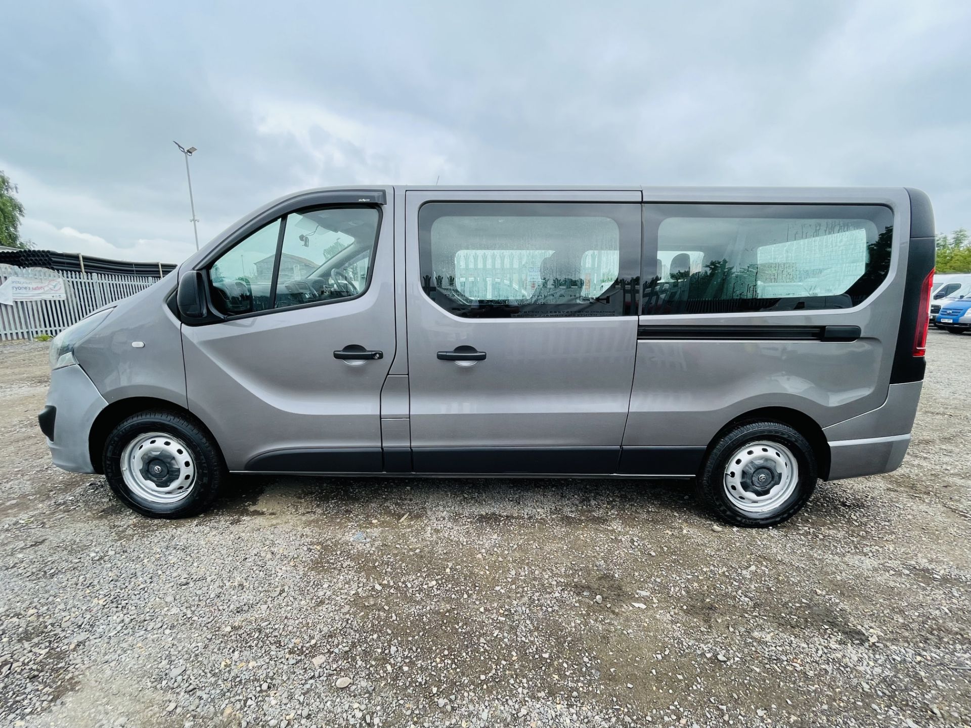 Vauxhall Vivaro 1.6 Cdti Combi S/S L3 H1 2016 '16 Reg' 9 Seats - Air con - Elec Pack - - Image 4 of 20