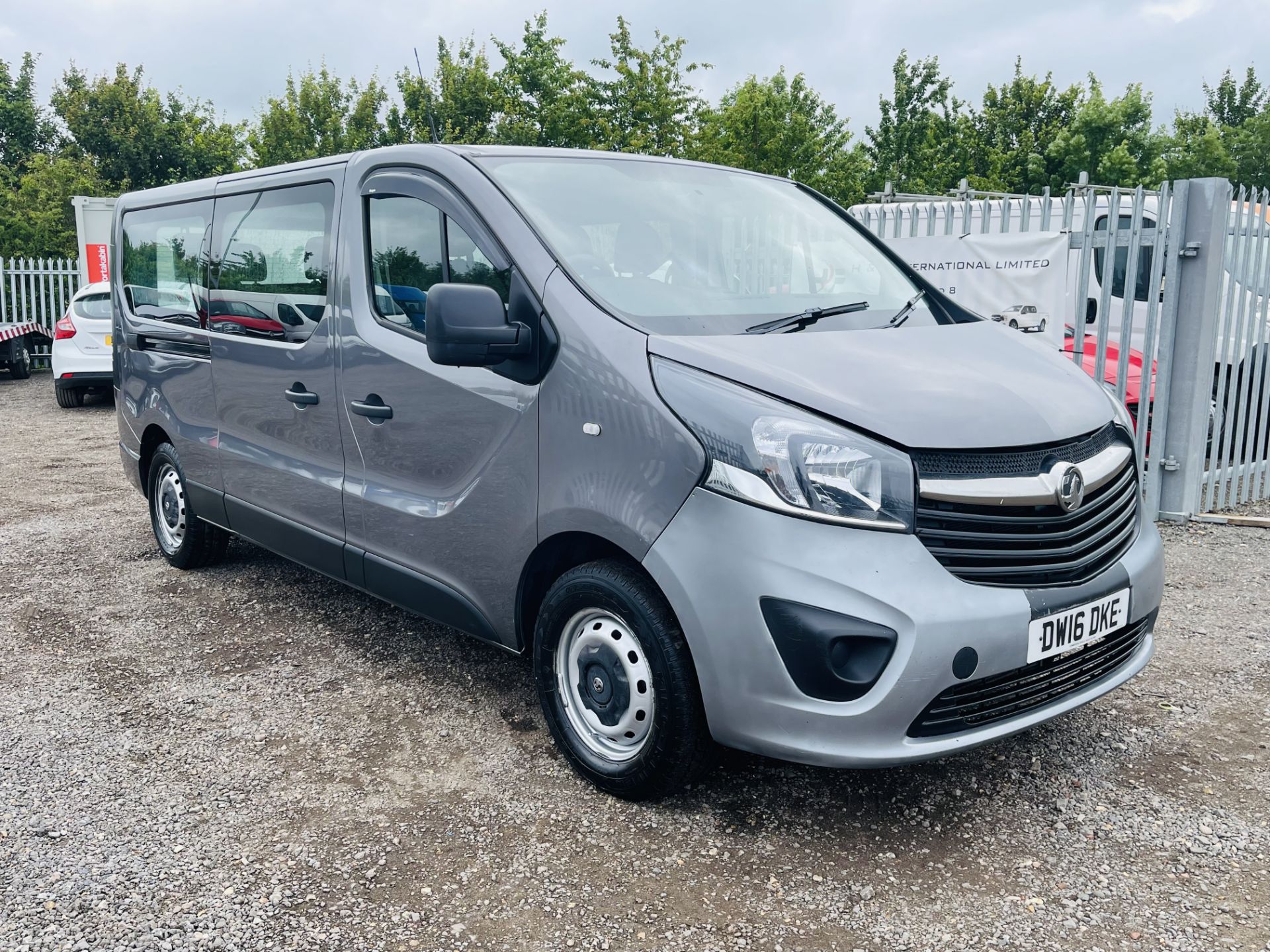 Vauxhall Vivaro 1.6 Cdti Combi S/S L3 H1 2016 '16 Reg' 9 Seats - Air con - Elec Pack -