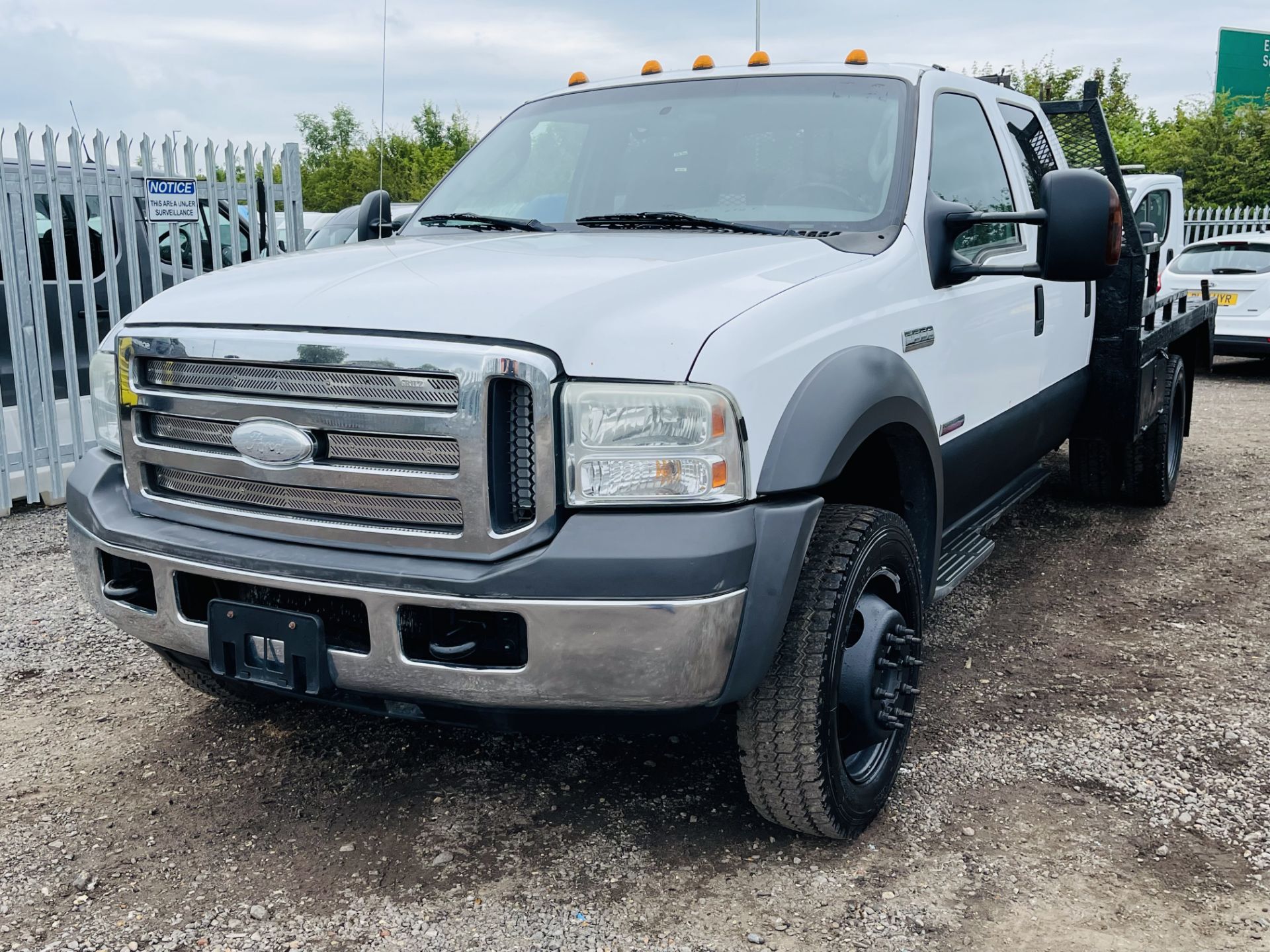 ** ON SALE **Ford F-550 XLT 6.0L Power-stroke*Super Duty* DRW 4WD **2005 Year** **Manual - Image 3 of 23