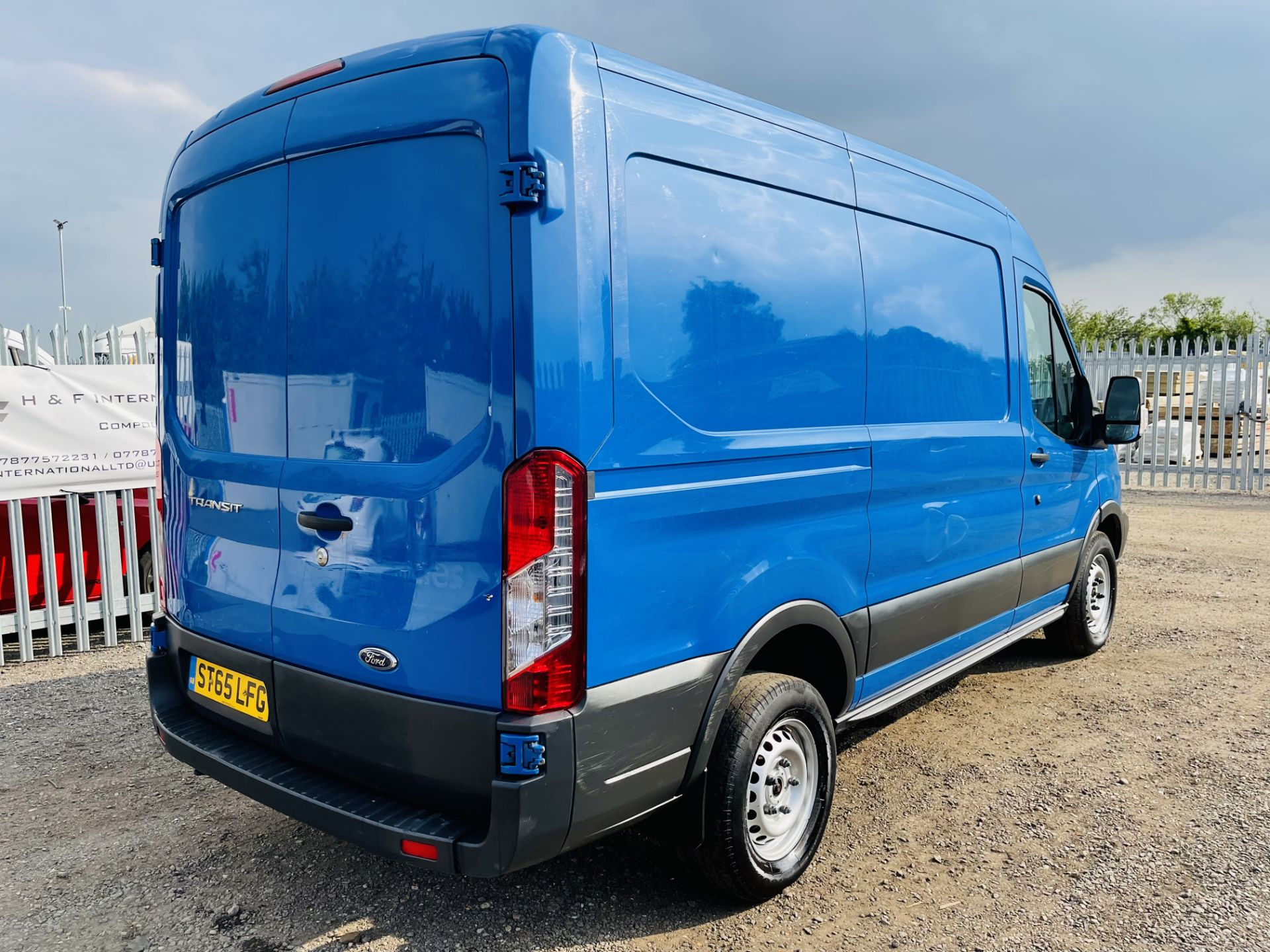 **ON SALE **Ford Transit 2.2 TDCI 100 L2 H2 2015 ' 65 Reg ' Solid Blue ' Panel Van ' - No Vat Save - Image 11 of 20