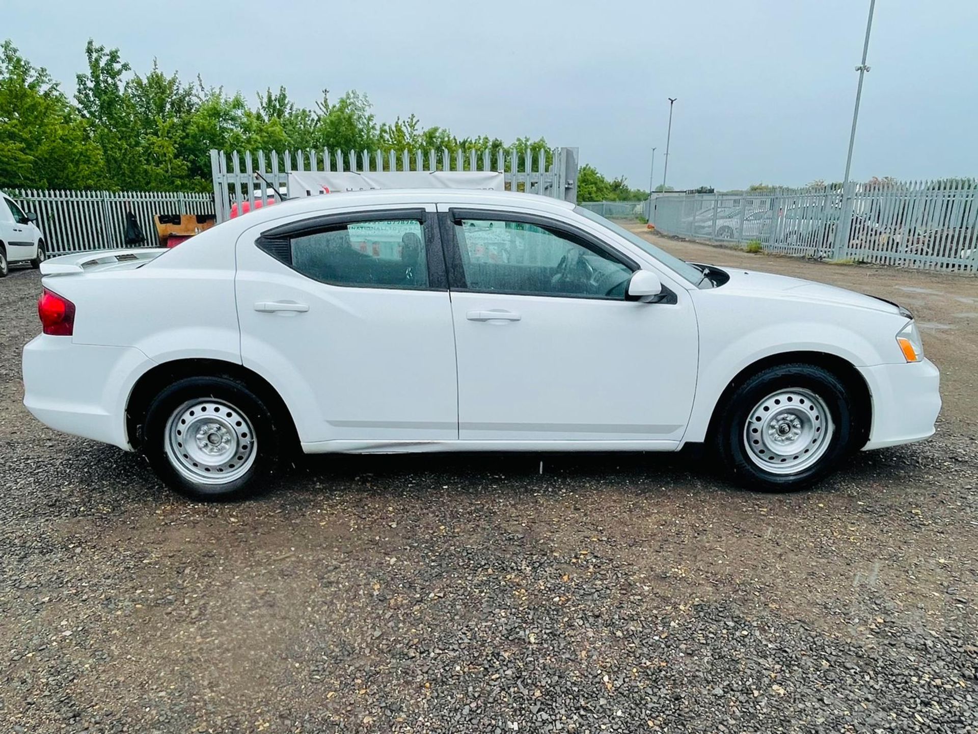 Dodge Avenger 2.4L SXT Sedan 2013 '2013 Year' **Fresh Import** NO VAT SAVE 20% - Image 4 of 18