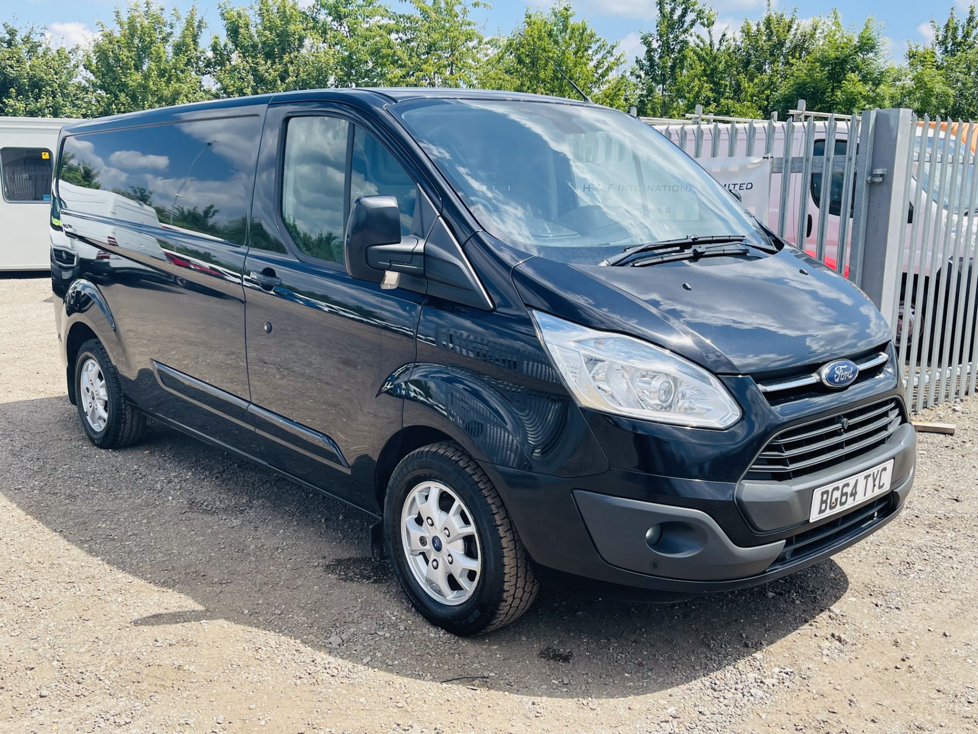 ** ON SALE **Ford Transit Custom 2.2 TDCI 125 2015 Limited '64 Reg' L3 H1 - Air Con - Sat Nav