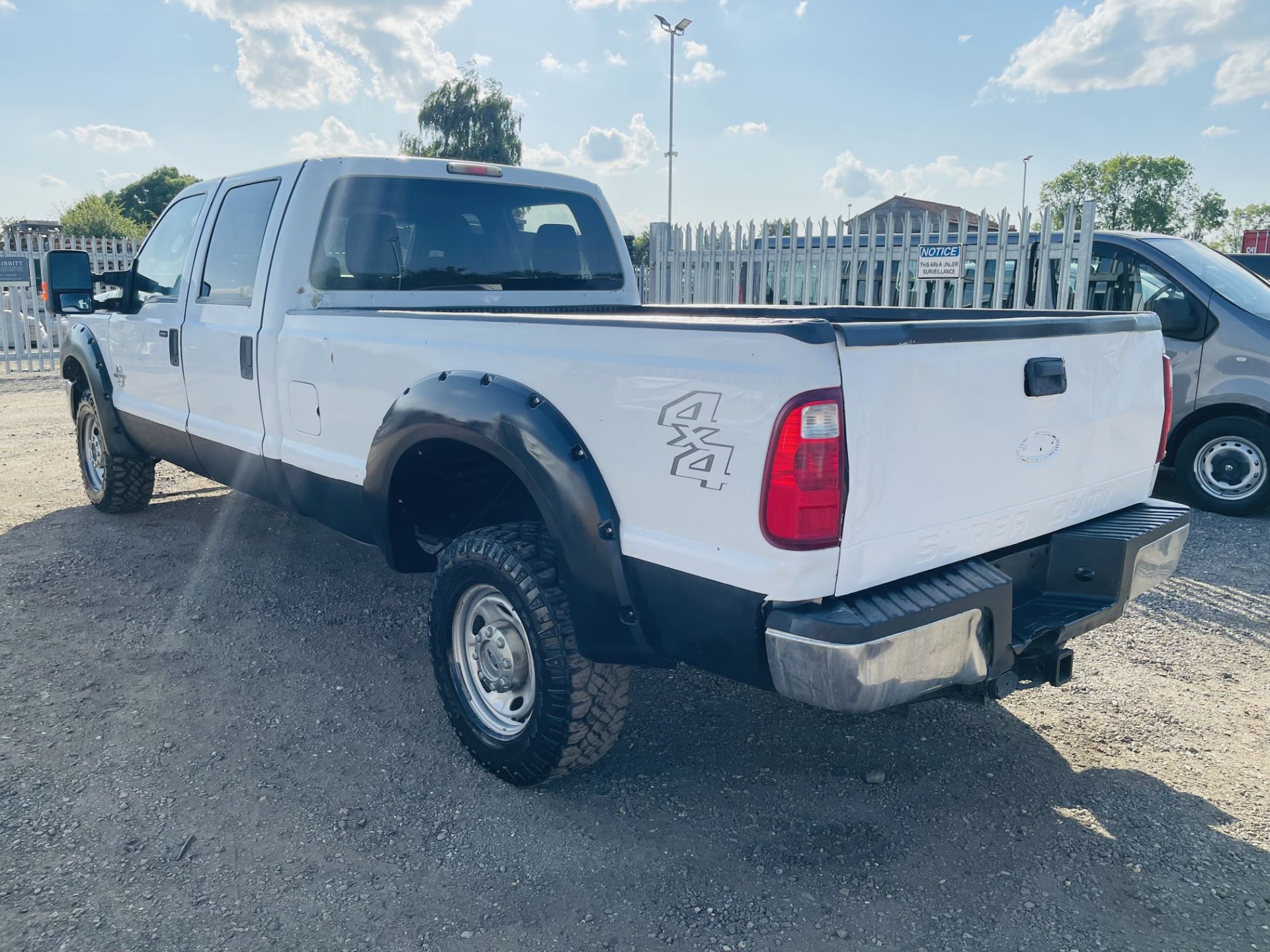 Ford F350 6.7 V8 **DIESEL** Super-Duty Edition Crew-Cab XLT - '2011 Year'' Automatic ***RARE*** - Image 14 of 25