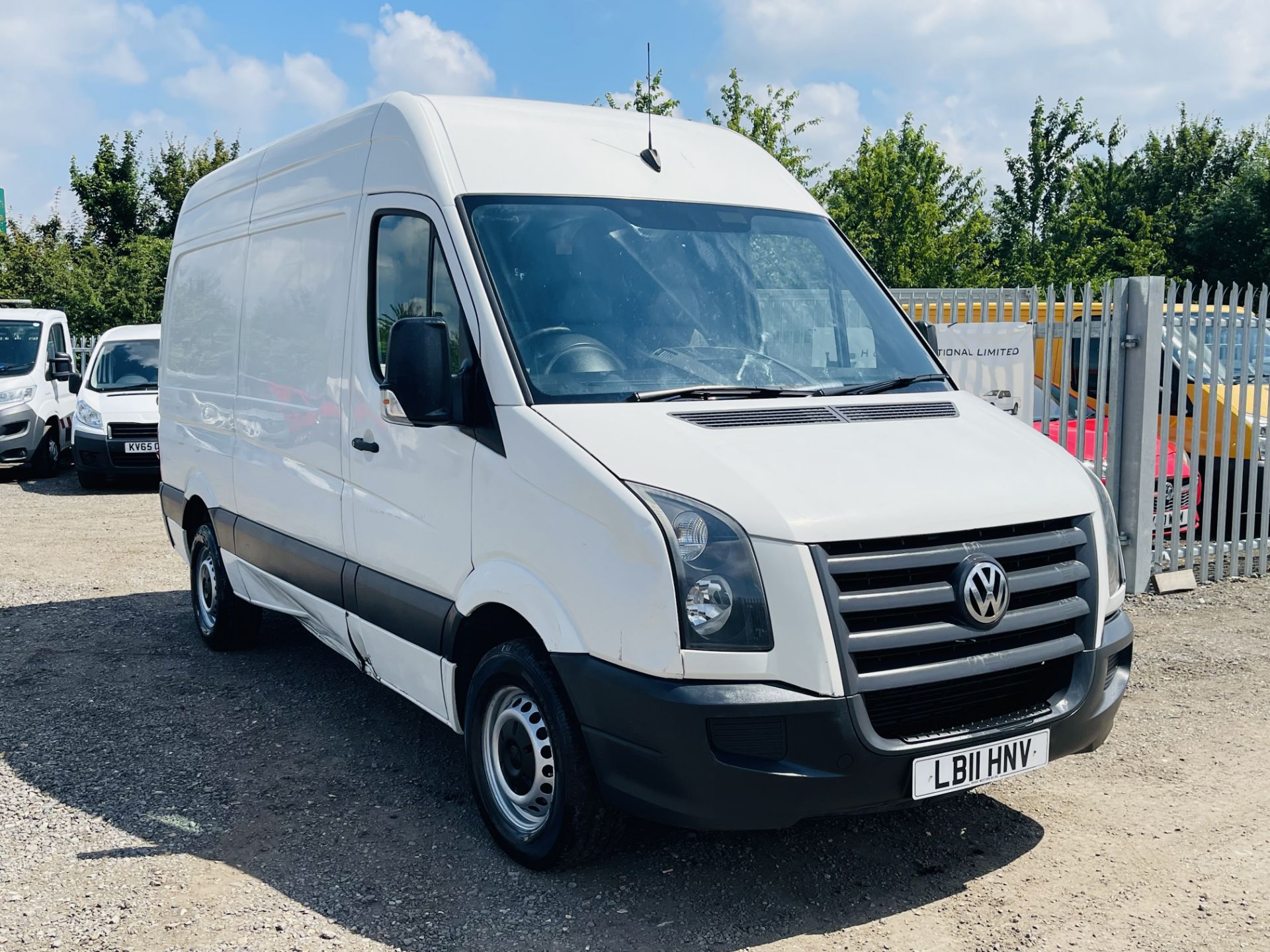 ** ON SALE **Volkswagen Crafter 35 Blue 2.5 TDI L2 H3 2011 '11 Reg' - 3 Seats - Panel Van - LCV - Image 2 of 17