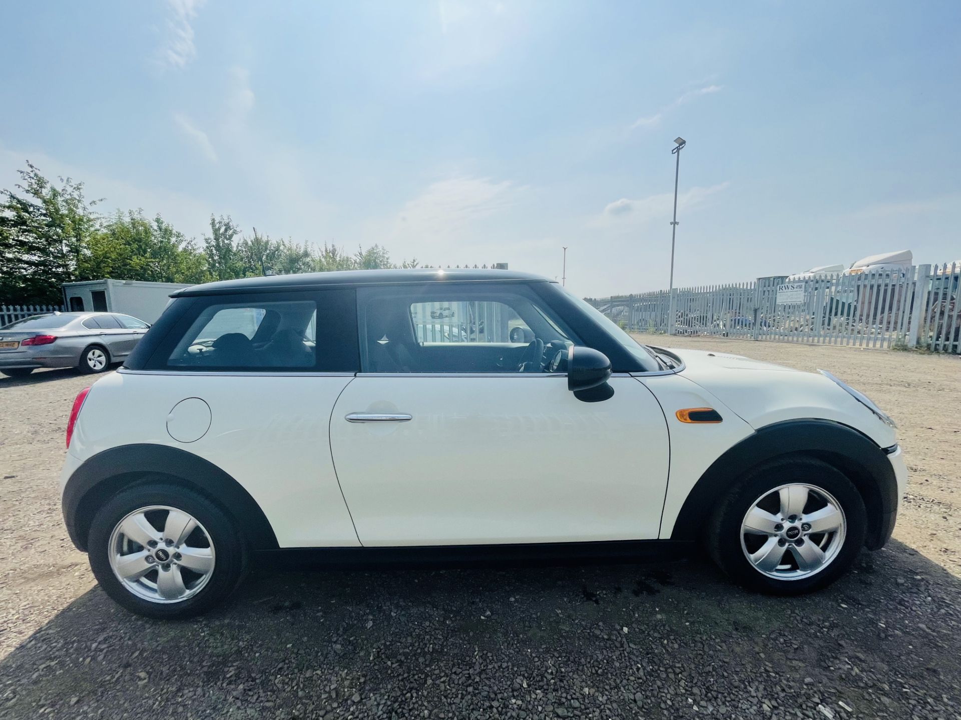 ** ON SALE **Mini Cooper 1.5 D 115 Hatchback - 2016 '66 Reg ' Air Con - ** NO RESERVE ** - Image 12 of 16