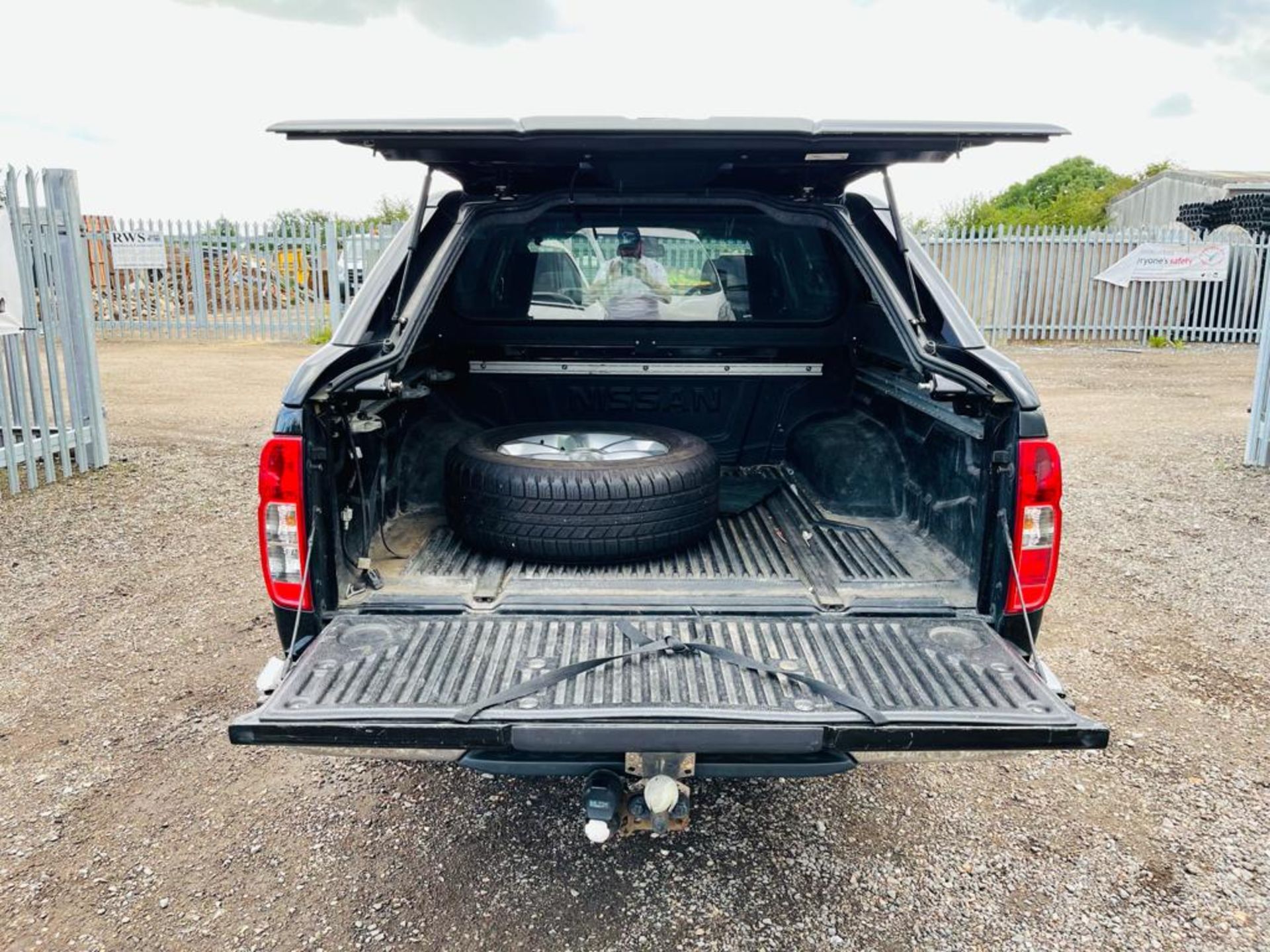 ** ON SALE **Nissan Navara 2.5 DCI Tekna 4x4 2014 '63 Reg' Sat Nav - Air Con - Pick-up - Image 10 of 22