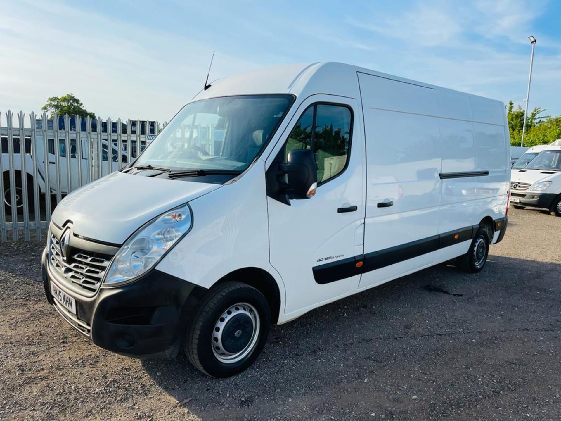 Renault master 2.3 DCI Business LM35 L3 H2 2015 '15 Reg' Air Con - Sat Nav - Panel Van - Image 4 of 21