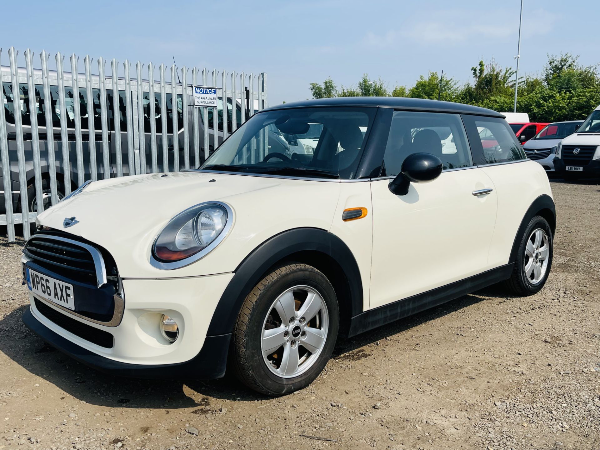 ** ON SALE **Mini Cooper 1.5 D 115 Hatchback - 2016 '66 Reg ' Air Con - ** NO RESERVE ** - Image 3 of 16