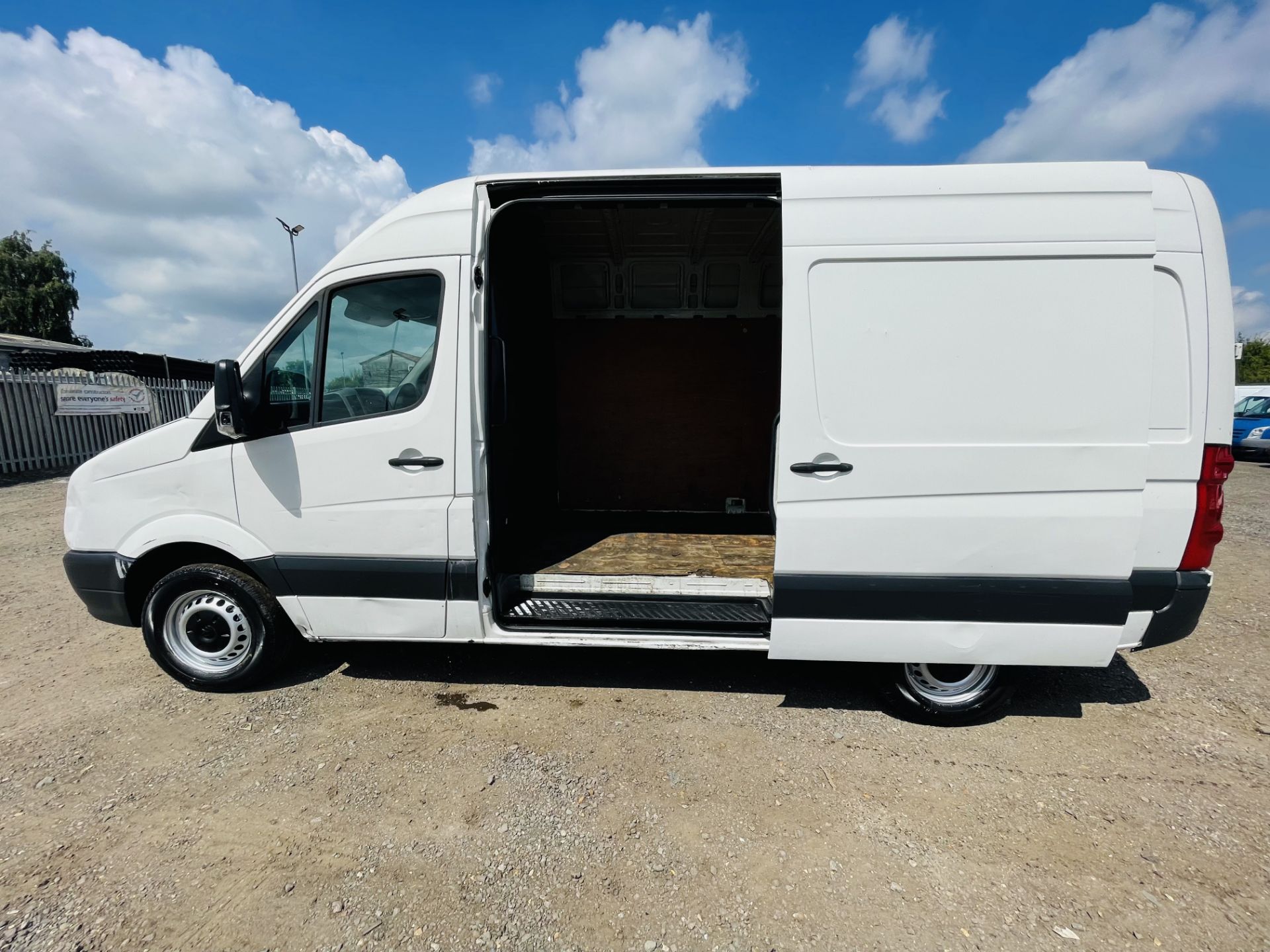 ** ON SALE **Volkswagen Crafter 35 Blue 2.5 TDI L2 H3 2011 '11 Reg' - 3 Seats - Panel Van - LCV - Image 8 of 17