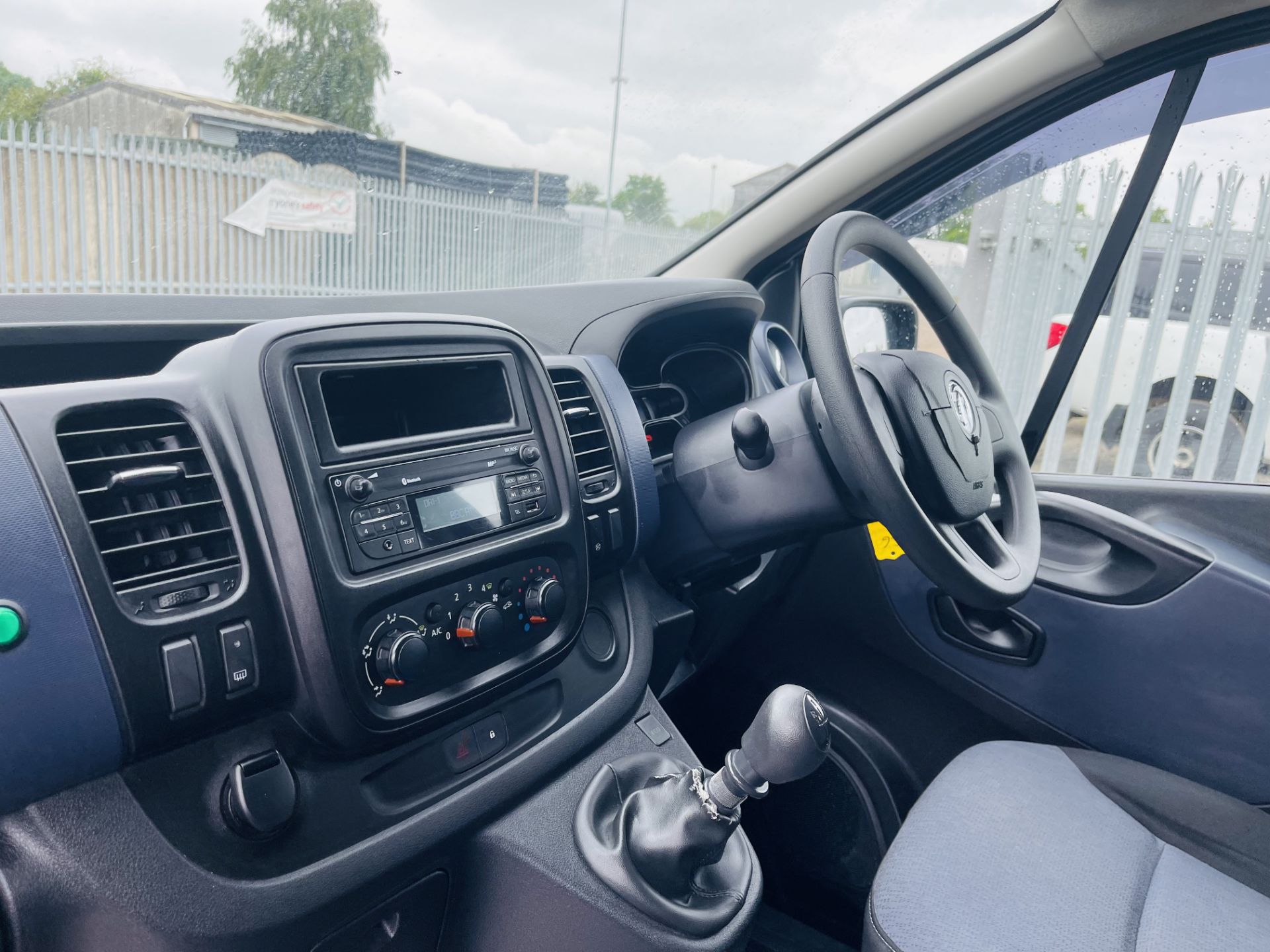 Vauxhall Vivaro 1.6 Cdti Combi S/S L3 H1 2016 '16 Reg' 9 Seats - Air con - Elec Pack - - Image 12 of 20