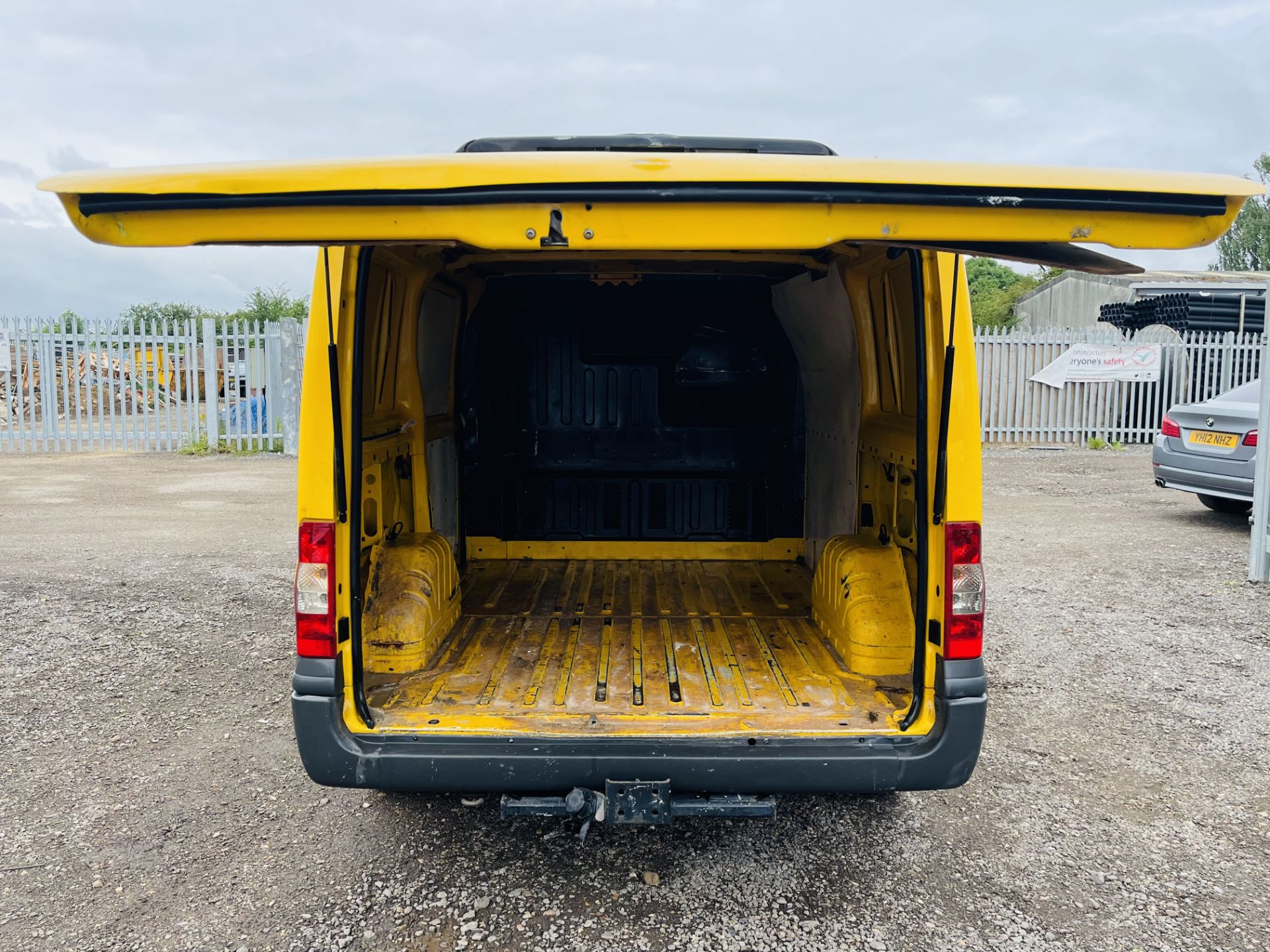 Ford Transit 2.2 TDCI T300 L1 H1 2012 '62 Reg' Air con - Elec Pack - Panel Van - 3 seats - Image 11 of 18