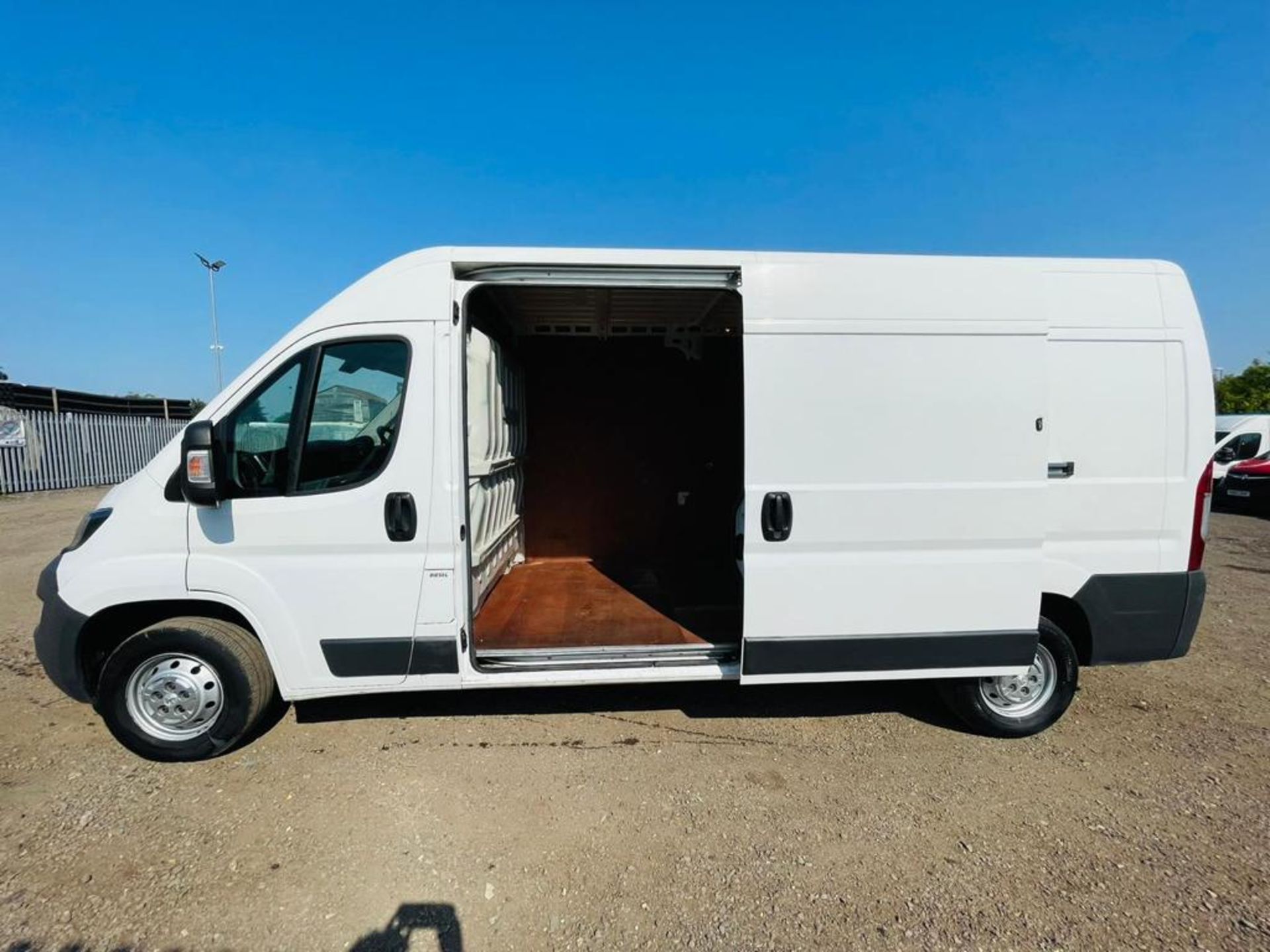 Peugeot Boxer 2.0 Blue-HDI L3 H2 2017 '17 Reg' Sat Nav - Air con - Elec Pack - Panel Van - Image 10 of 20