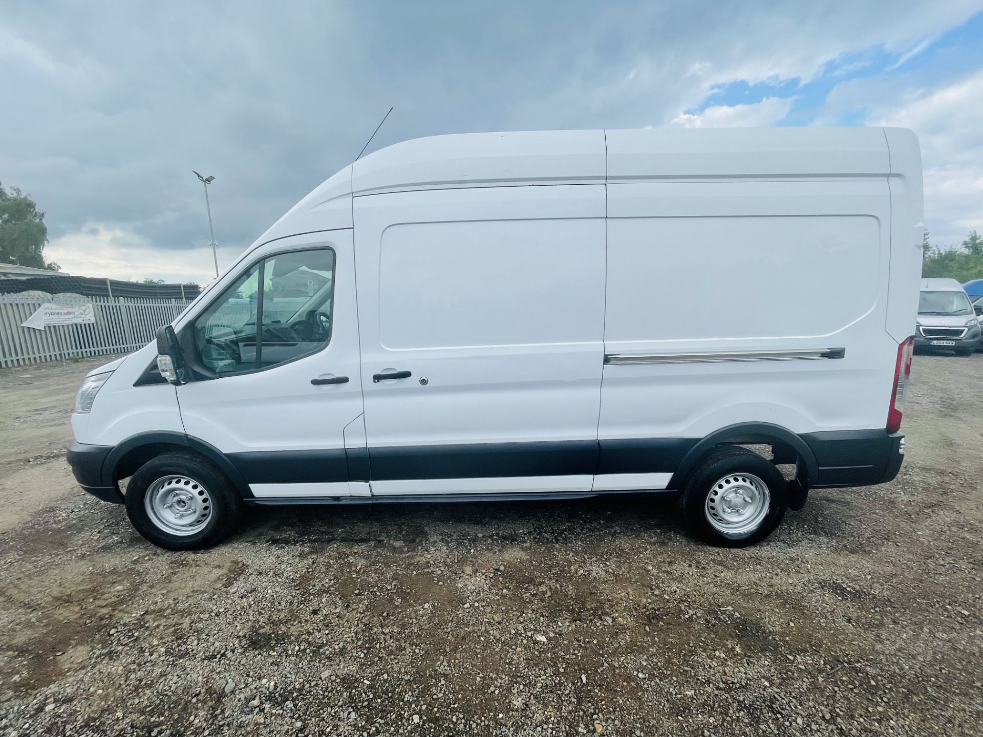 **ON SALE**Ford Transit 2.2 TDCI T350 L3 H3 2015 '15 Reg' Panel Van - 3 Seats - LCV - Image 4 of 17