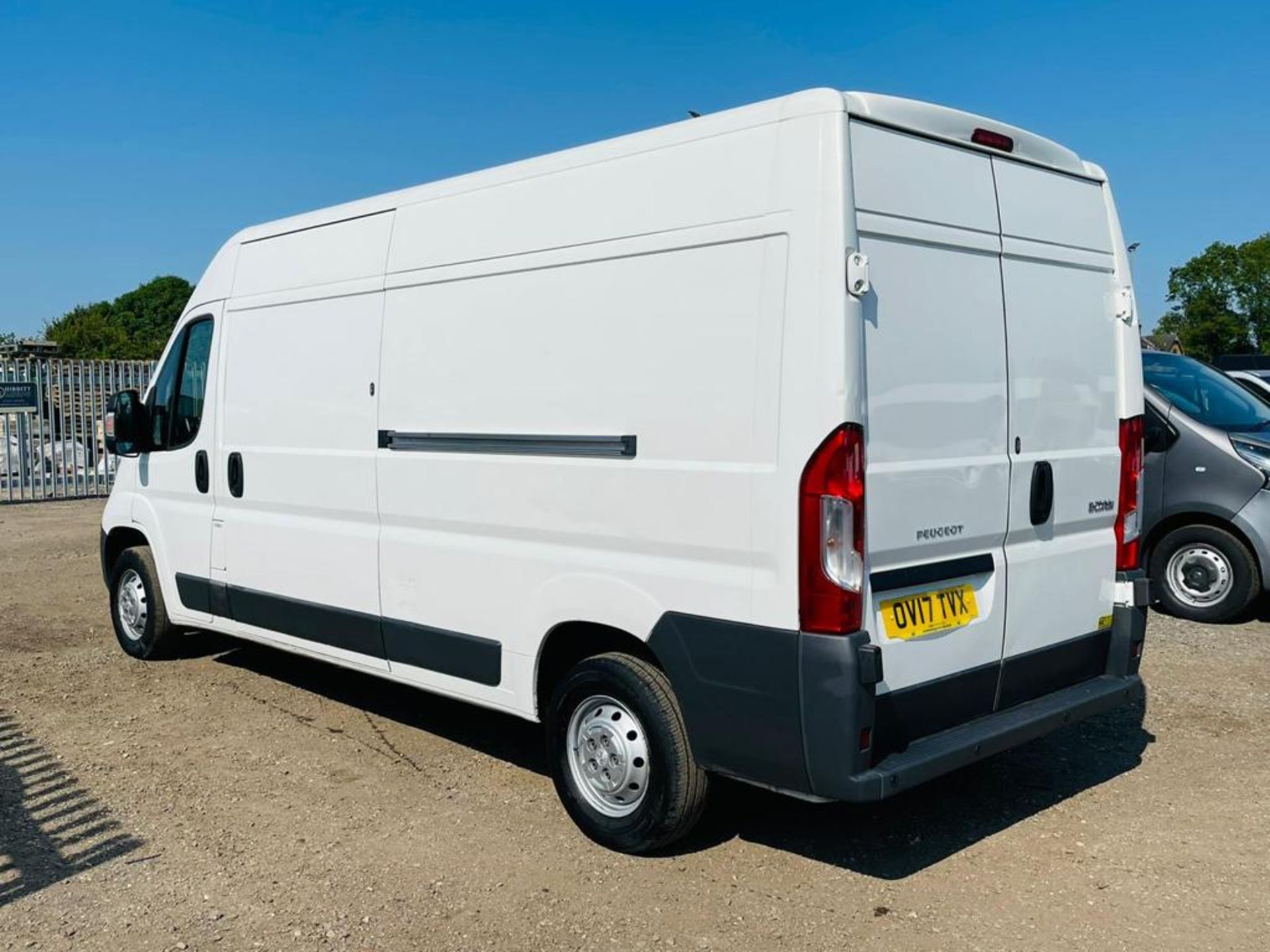 Peugeot Boxer 2.0 Blue-HDI L3 H2 2017 '17 Reg' Sat Nav - Air con - Elec Pack - Panel Van - Image 6 of 20