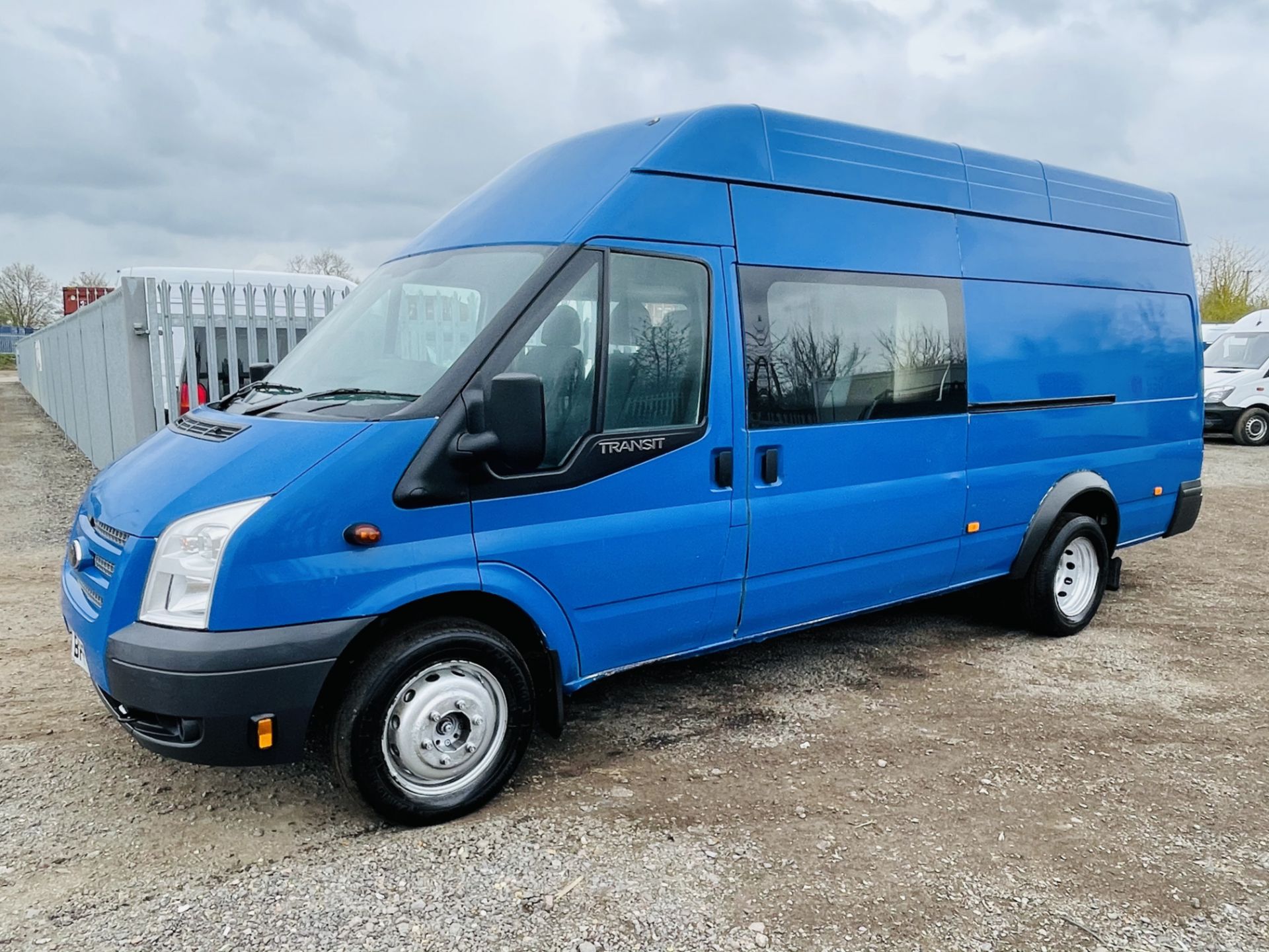 ** ON SALE ** Ford Transit 2.2 TDCI T460 155 RWD 2013 Crew-van '63 Reg' L4 H3 - Twin Rear Axle - Image 5 of 17