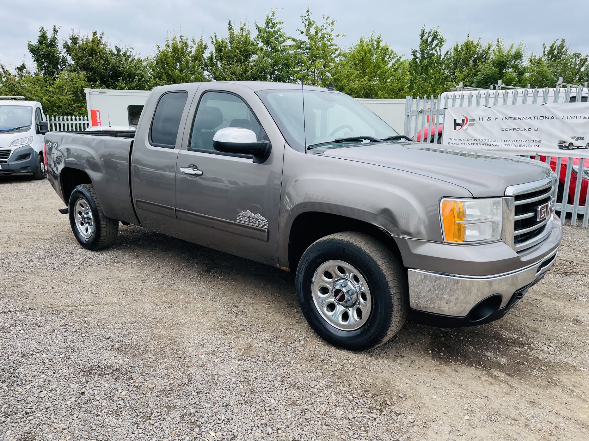 GMC Sierra 1500 4.8L V8 Flex-Fuel SL 4WD 'Nevada Edition' *2013 Year* Fresh Import - NO VAT SAVE 20% - Image 2 of 20