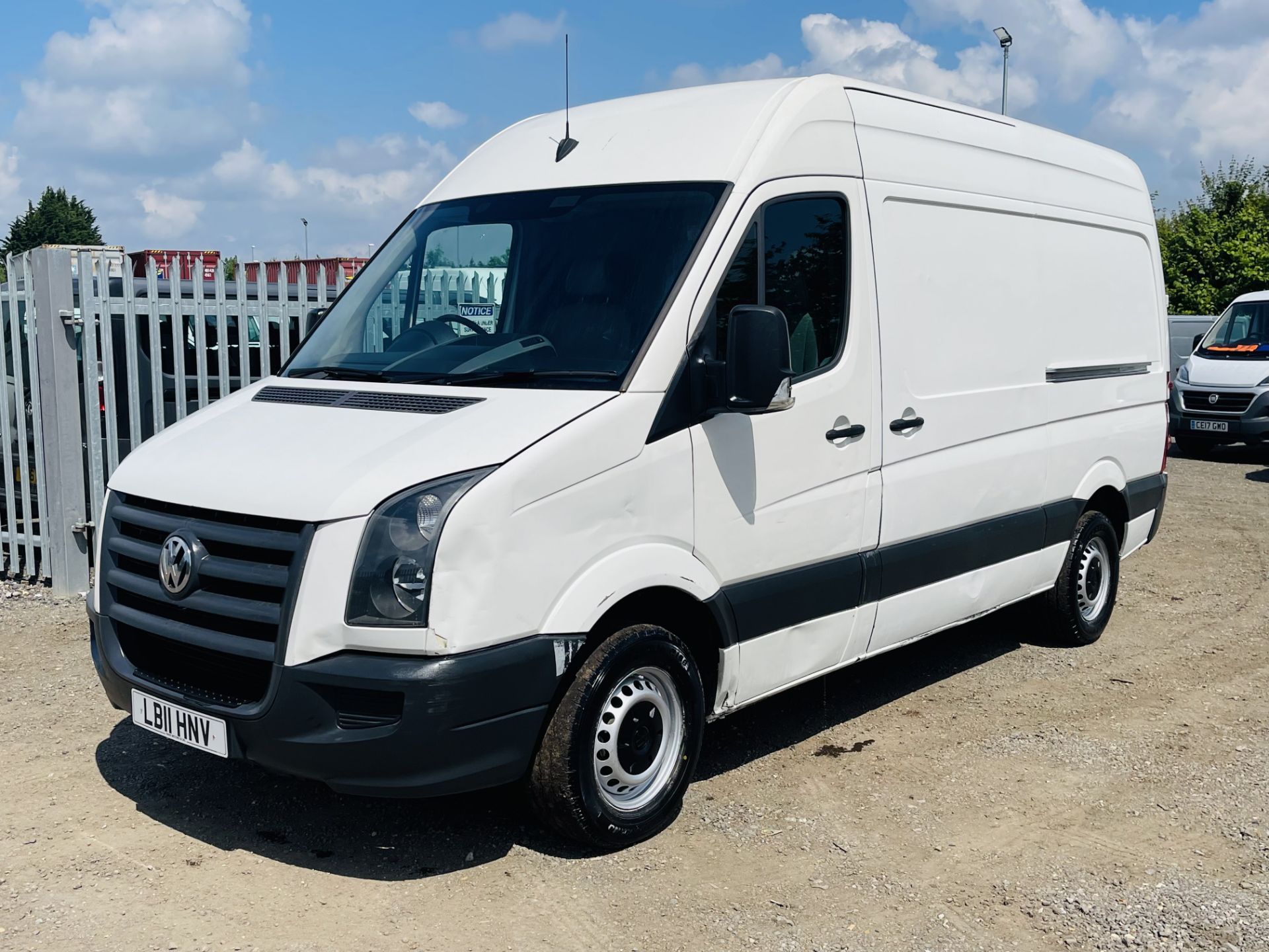 ** ON SALE **Volkswagen Crafter 35 Blue 2.5 TDI L2 H3 2011 '11 Reg' - 3 Seats - Panel Van - LCV - Image 4 of 17