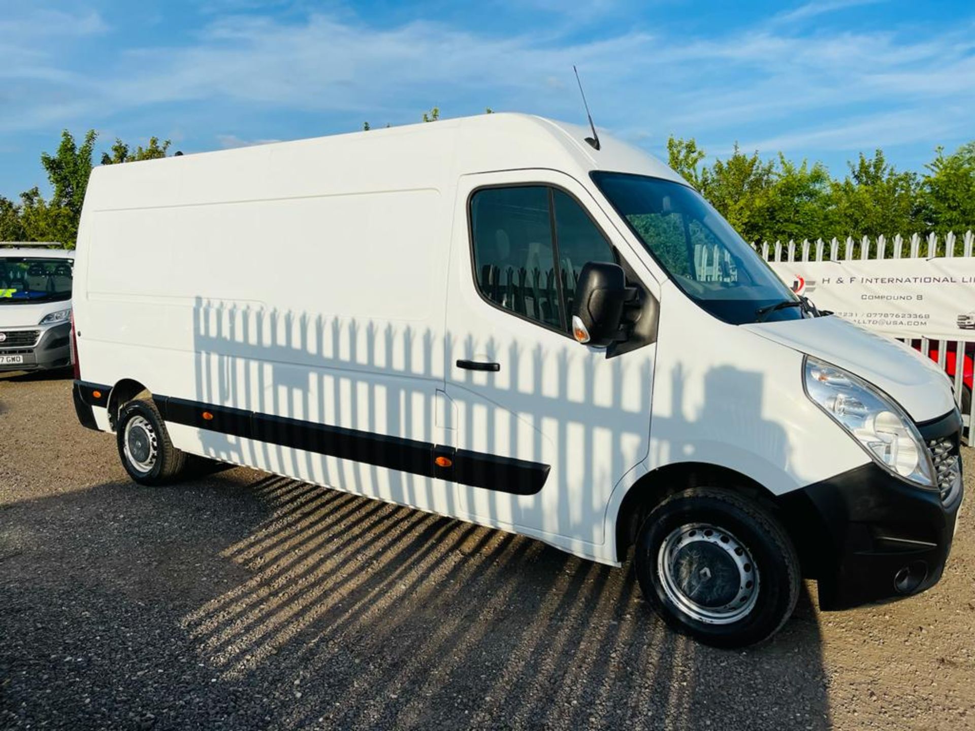 Renault master 2.3 DCI Business LM35 L3 H2 2015 '15 Reg' Air Con - Sat Nav - Panel Van - Image 5 of 21