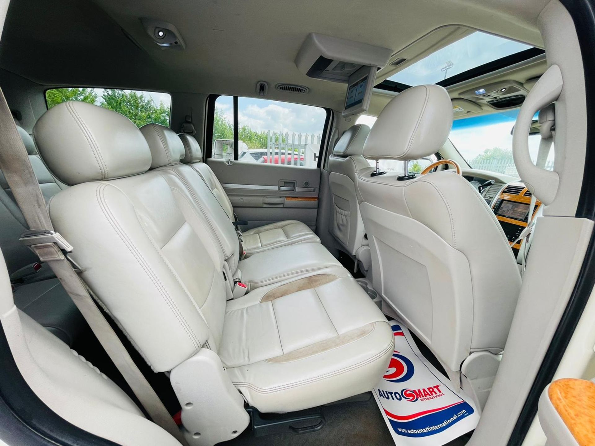 Chrysler Aspen 5.7 Hemi 2008 Limited Spec ( 2008 Year ) SUV 'AWD' 7 seats - LHD - NO VAT SAVE 20% - Image 19 of 20