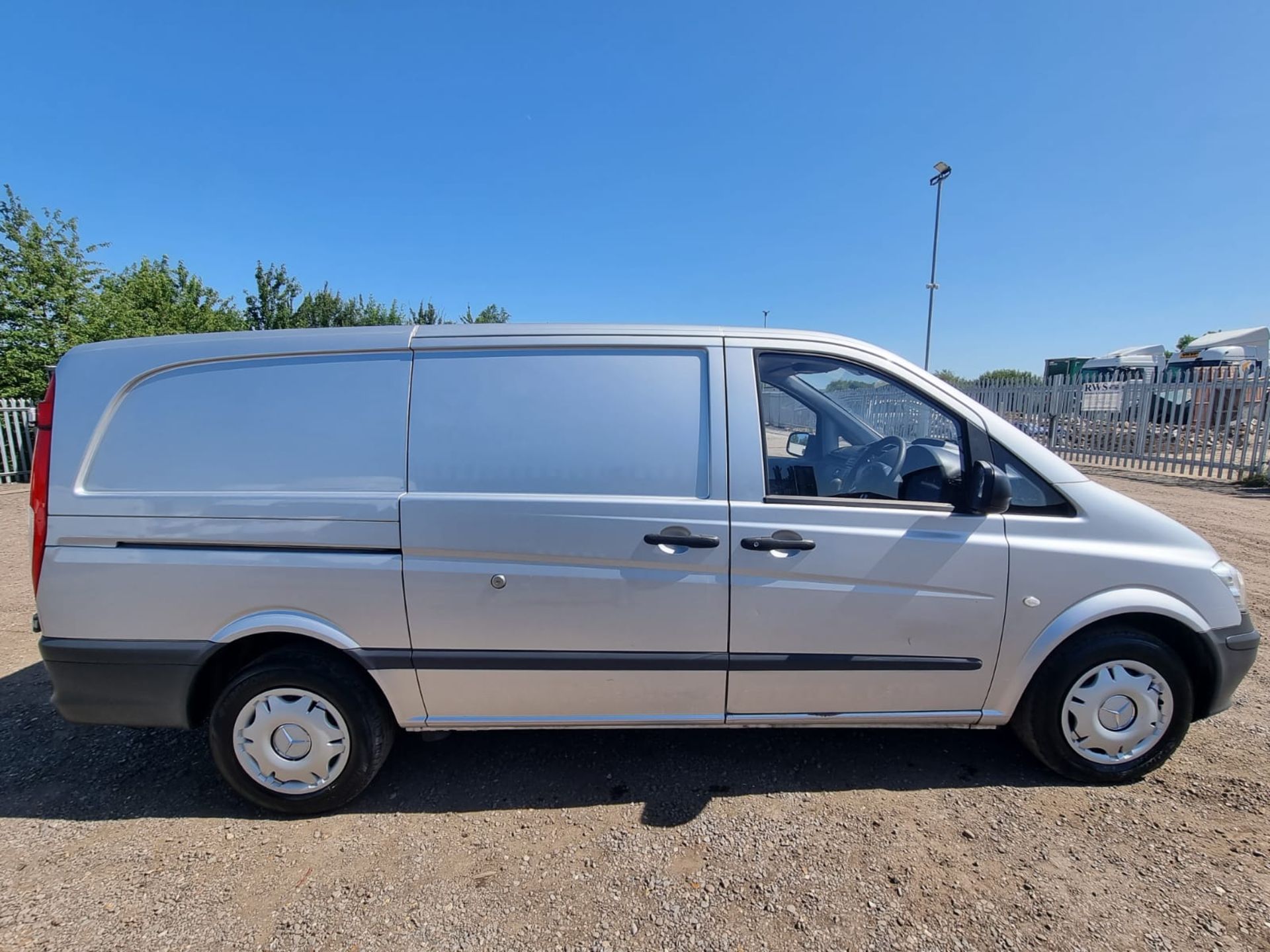 ** ON SALE **Mercedes-Benz 2.1 113 CDI Long 2015 '15 Reg' Air Con - Metallic Silver - Elec pack - Image 4 of 14