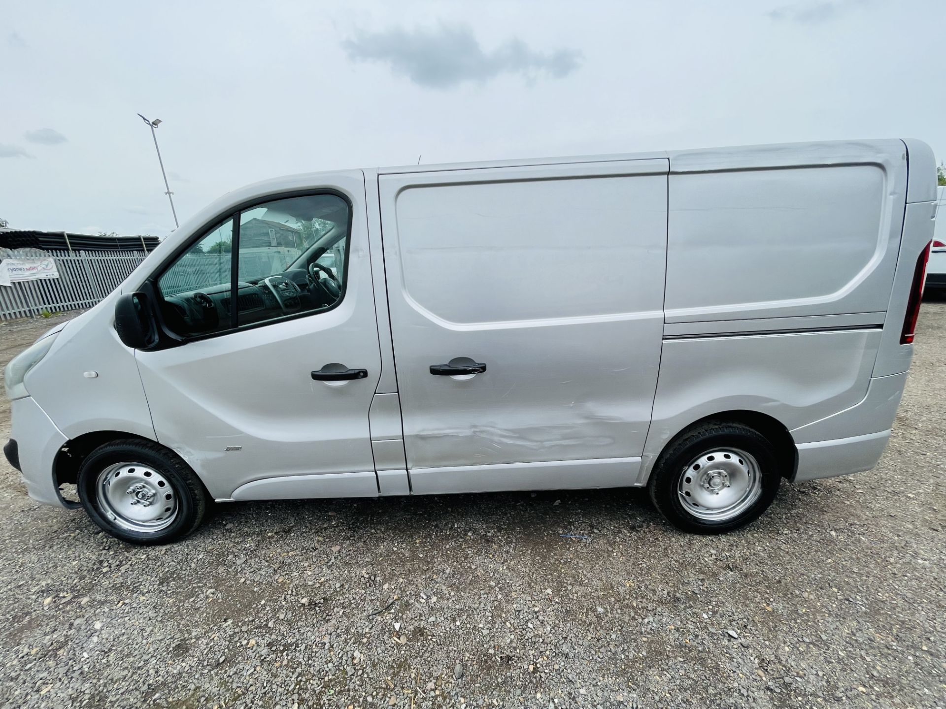 Vauxhall Vivaro 1.6 CDTI Sportive 2700 L1 H1 2015 '65 Reg' Air con - Elec Pack *NO VAT SAVE 20% * - Image 4 of 16