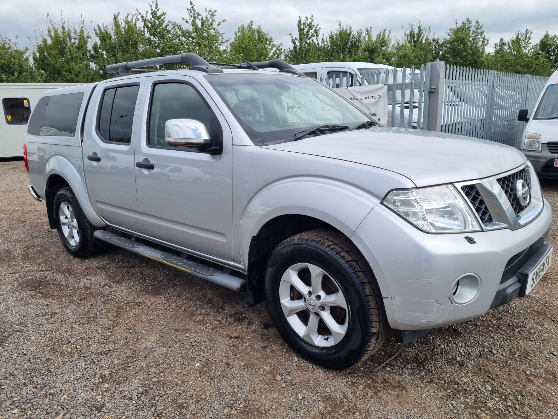 ** ON SALE ** Nissan Navara 2.5 DCI Tekna 185 4x4 **Automatic** 2011 '61 Reg' Sat Nav - Air con -