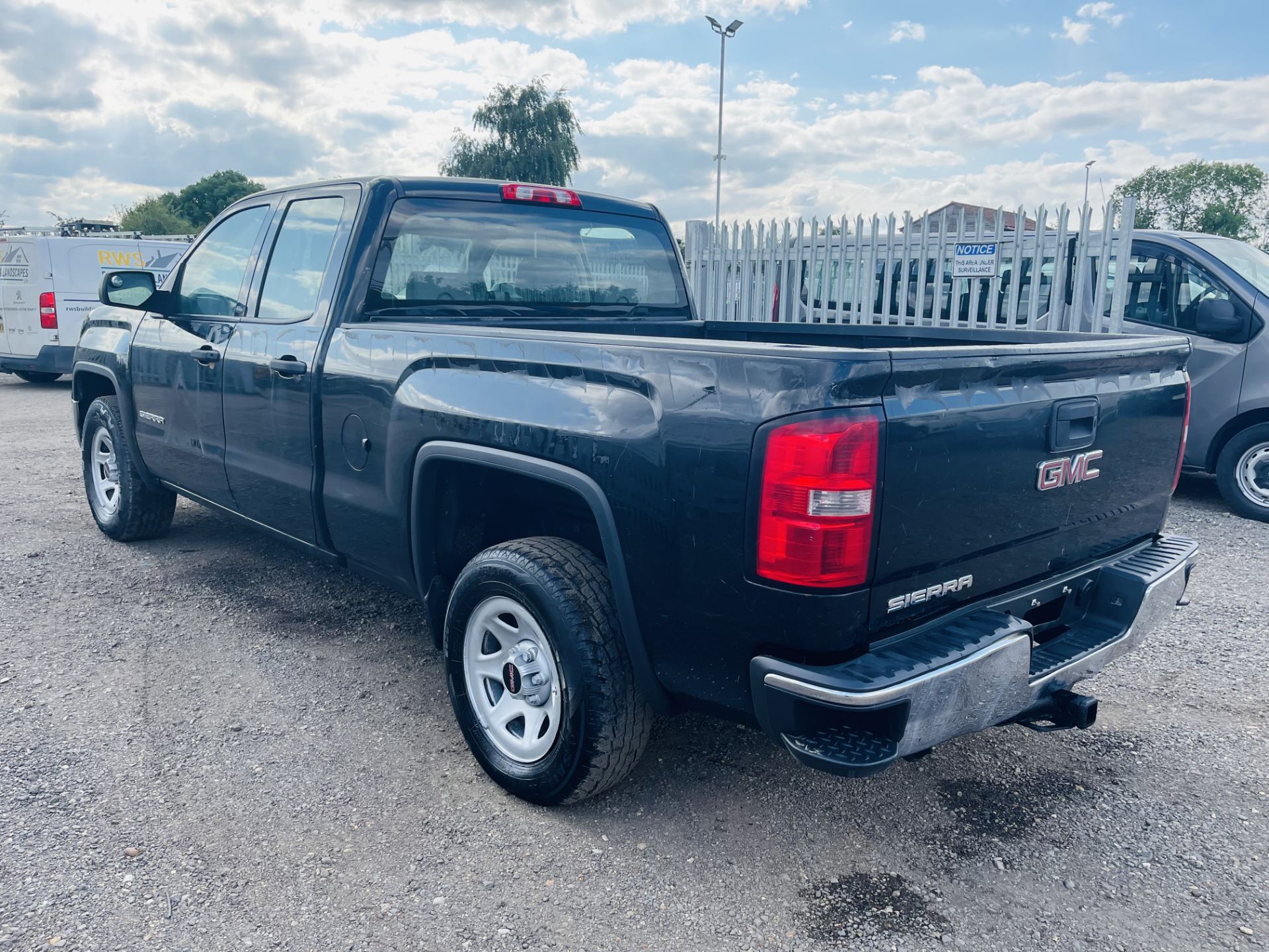 ** ON SALE ** GMC Sierra 4.3L V6 1500 Double-Cab 2014 '2014 Year' 6 seats - Air Con - Pick-up - - Image 8 of 22