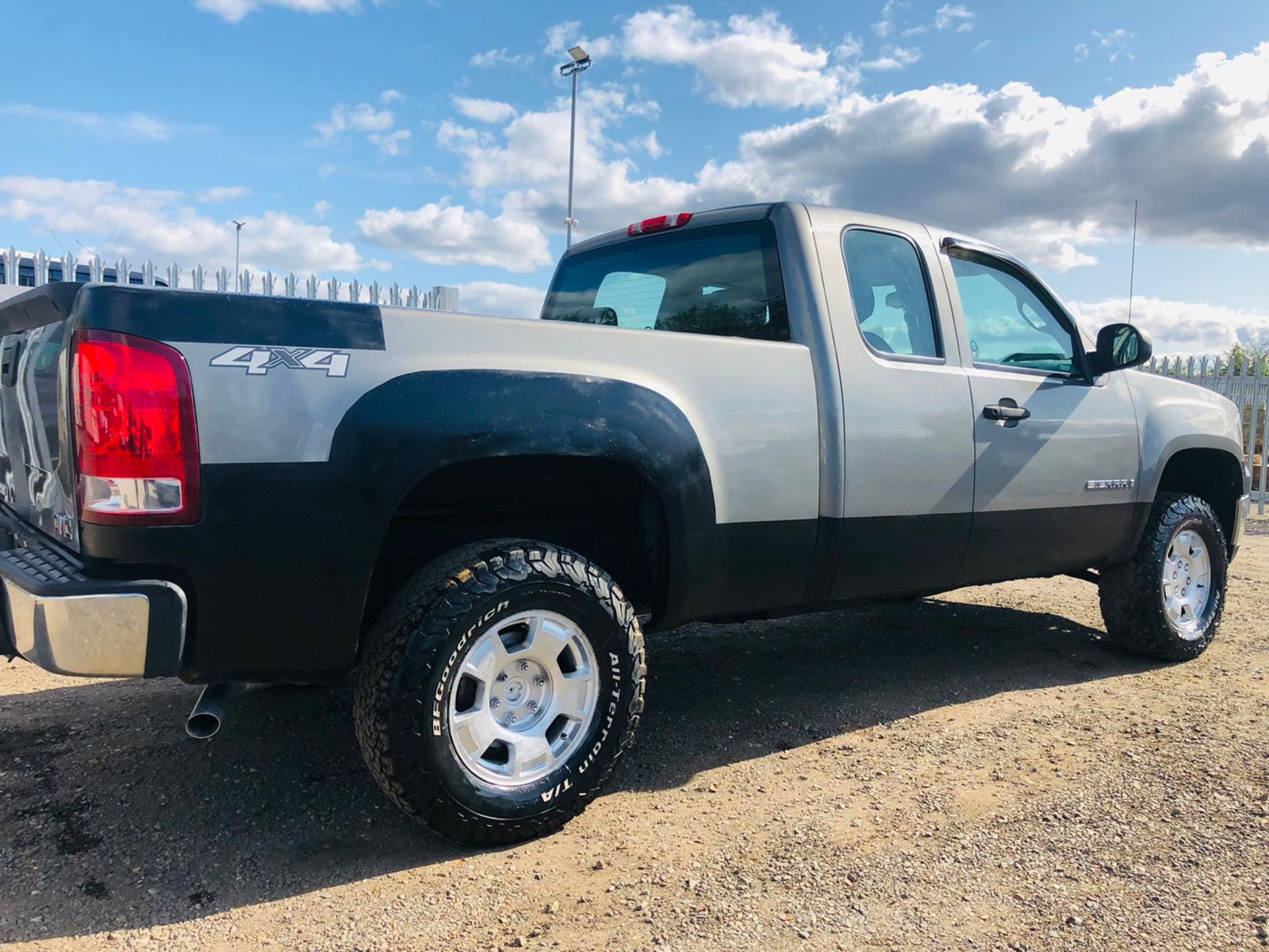 GMC Sierra 1500 4.8L V8 4X4 '2009 Year' - Air Con- Fresh Import - No Vat Save 20% - ** No Reserve ** - Image 6 of 19