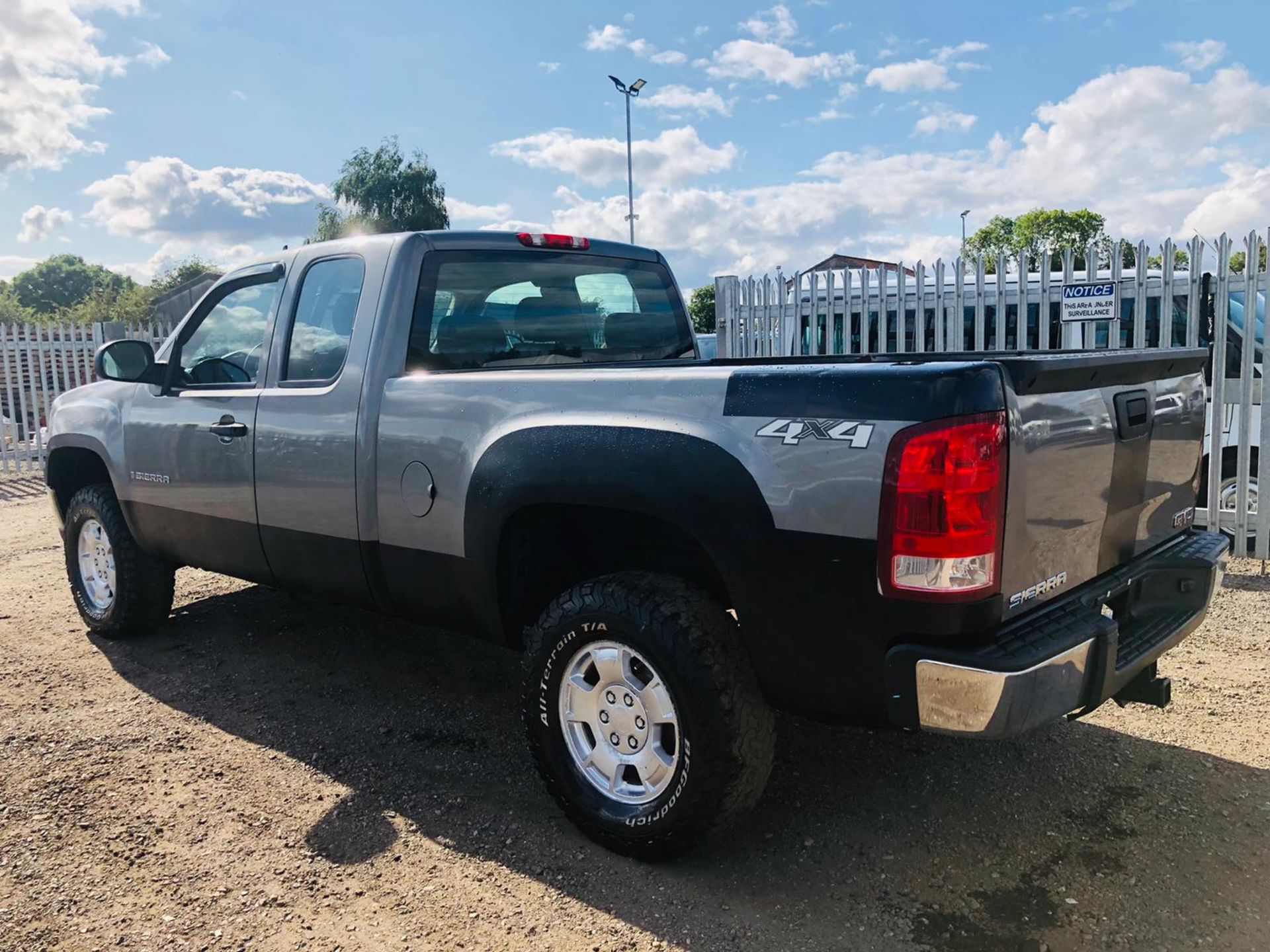 GMC Sierra 1500 4.8L V8 4X4 '2009 Year' - Air Con- Fresh Import - No Vat Save 20% - ** No Reserve ** - Image 4 of 19