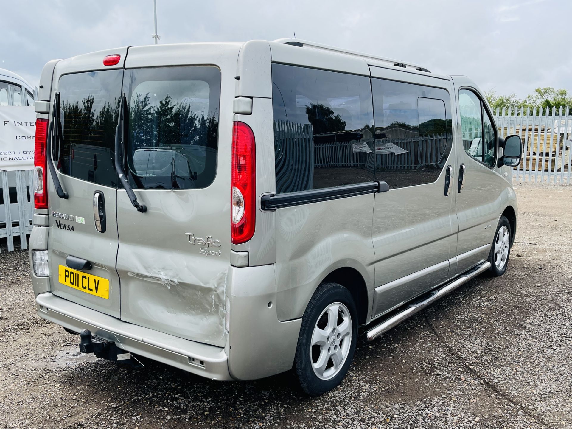 ** ON SALE ** Renault Trafic 2.0 DCI SL27 Sport 115 2011 '11 Reg' - Air Con - No Vat Save 20% - Image 13 of 20