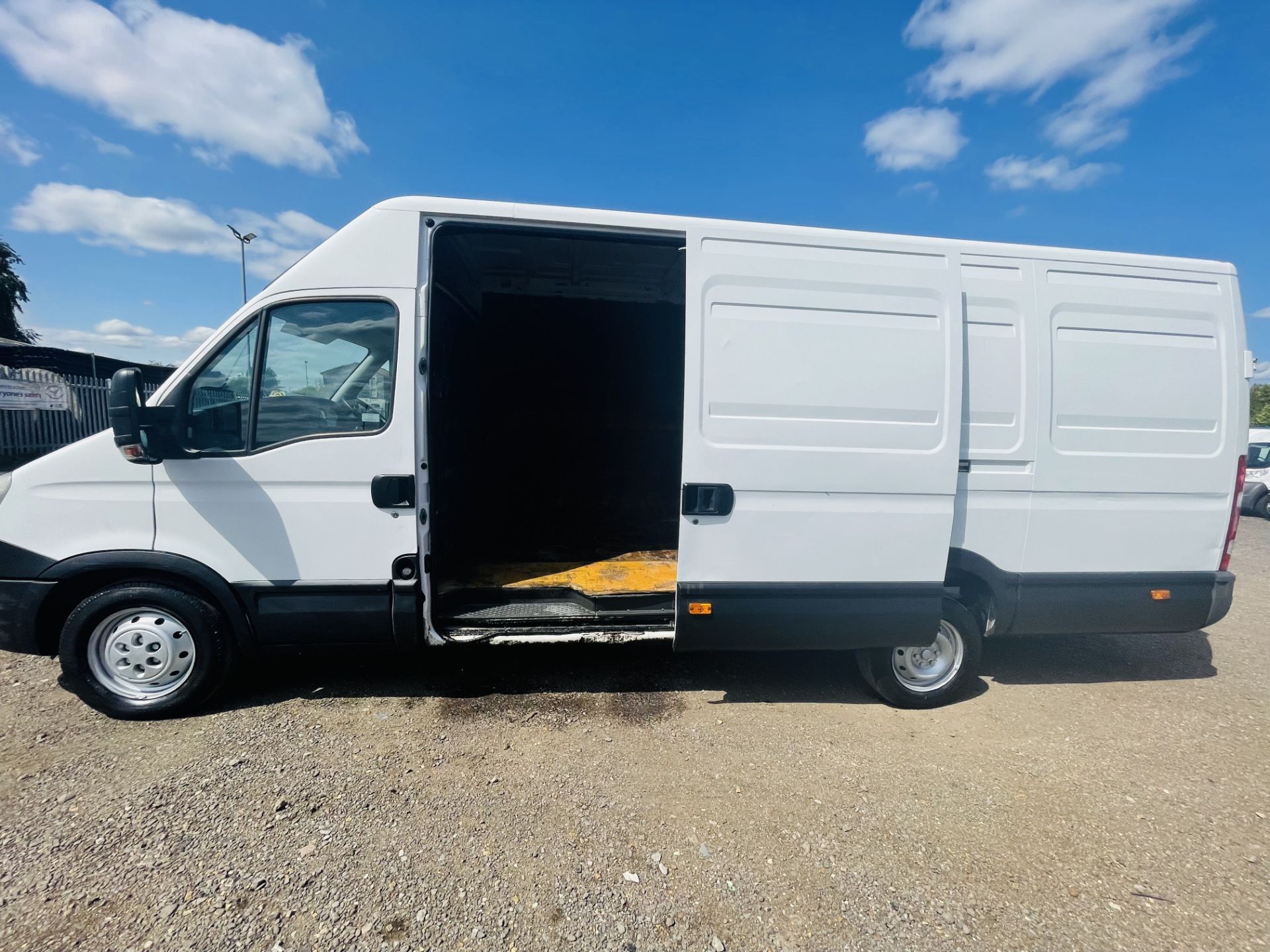 ** ON SALE **Iveco Daily 35S13 L3 H3 2013 '13 Reg' - 3 Seats - 6 Speed - Panel Van - LCV - Image 8 of 18