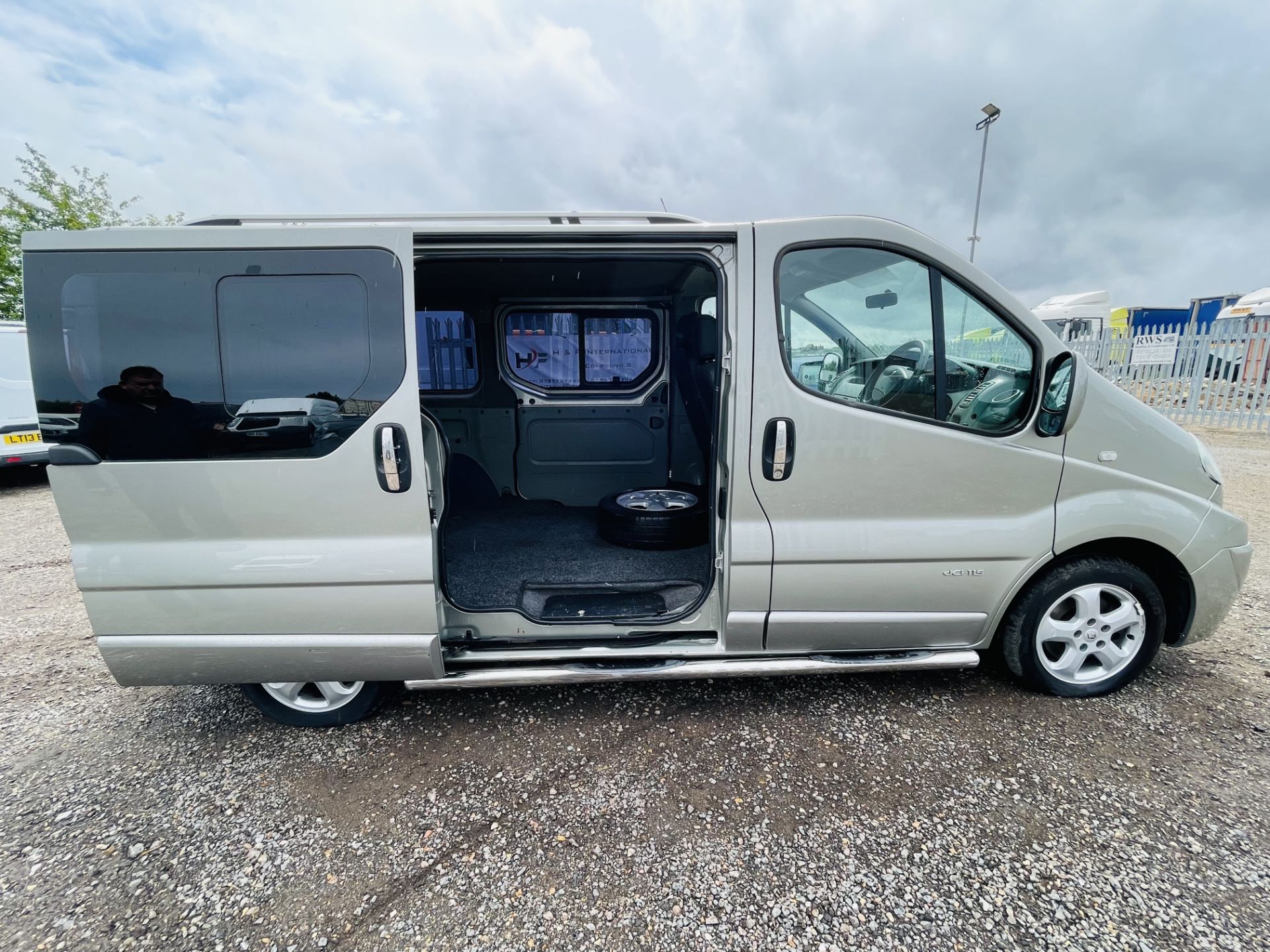 ** ON SALE ** Renault Trafic 2.0 DCI SL27 Sport 115 2011 '11 Reg' - Air Con - No Vat Save 20% - Image 16 of 20