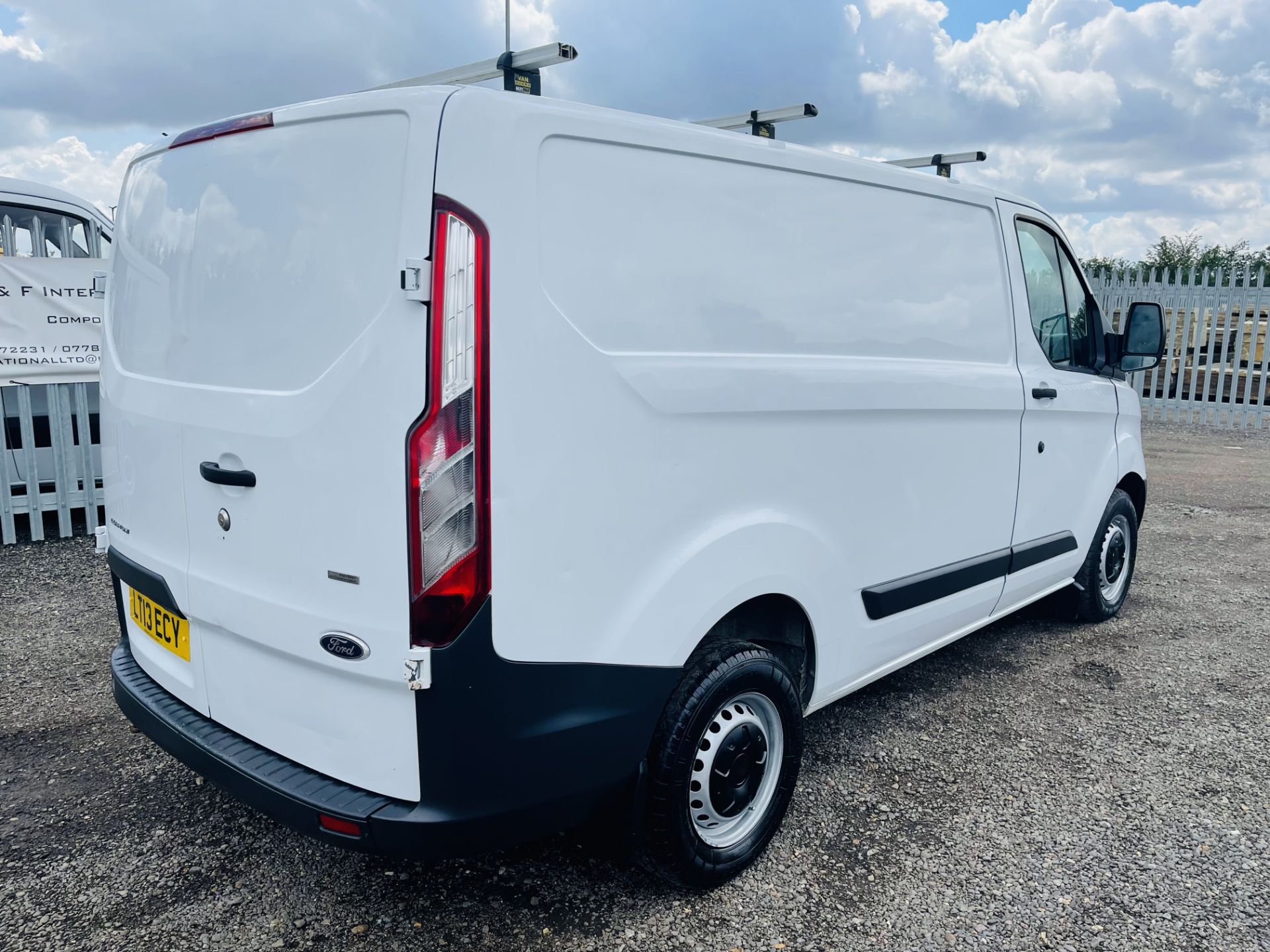 ** ON SALE **Ford Transit custom 270 Eco-Tech 2.2 TDCI - 2013 '13 Reg' - Panel Van - No Vat Save 20% - Image 13 of 19