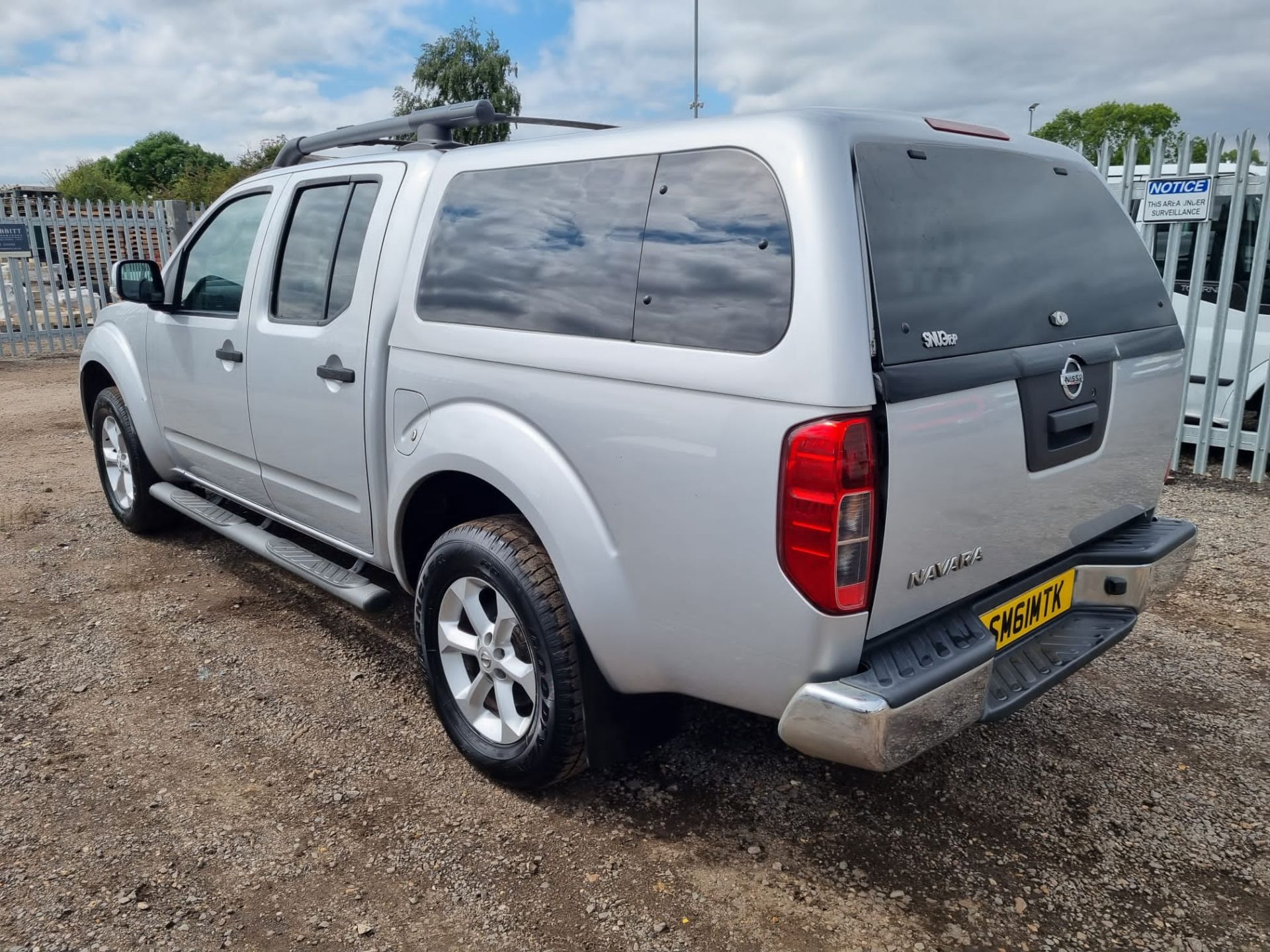 ** ON SALE ** Nissan Navara 2.5 DCI Tekna 185 4x4 **Automatic** 2011 '61 Reg' Sat Nav - Air con - - Image 7 of 16