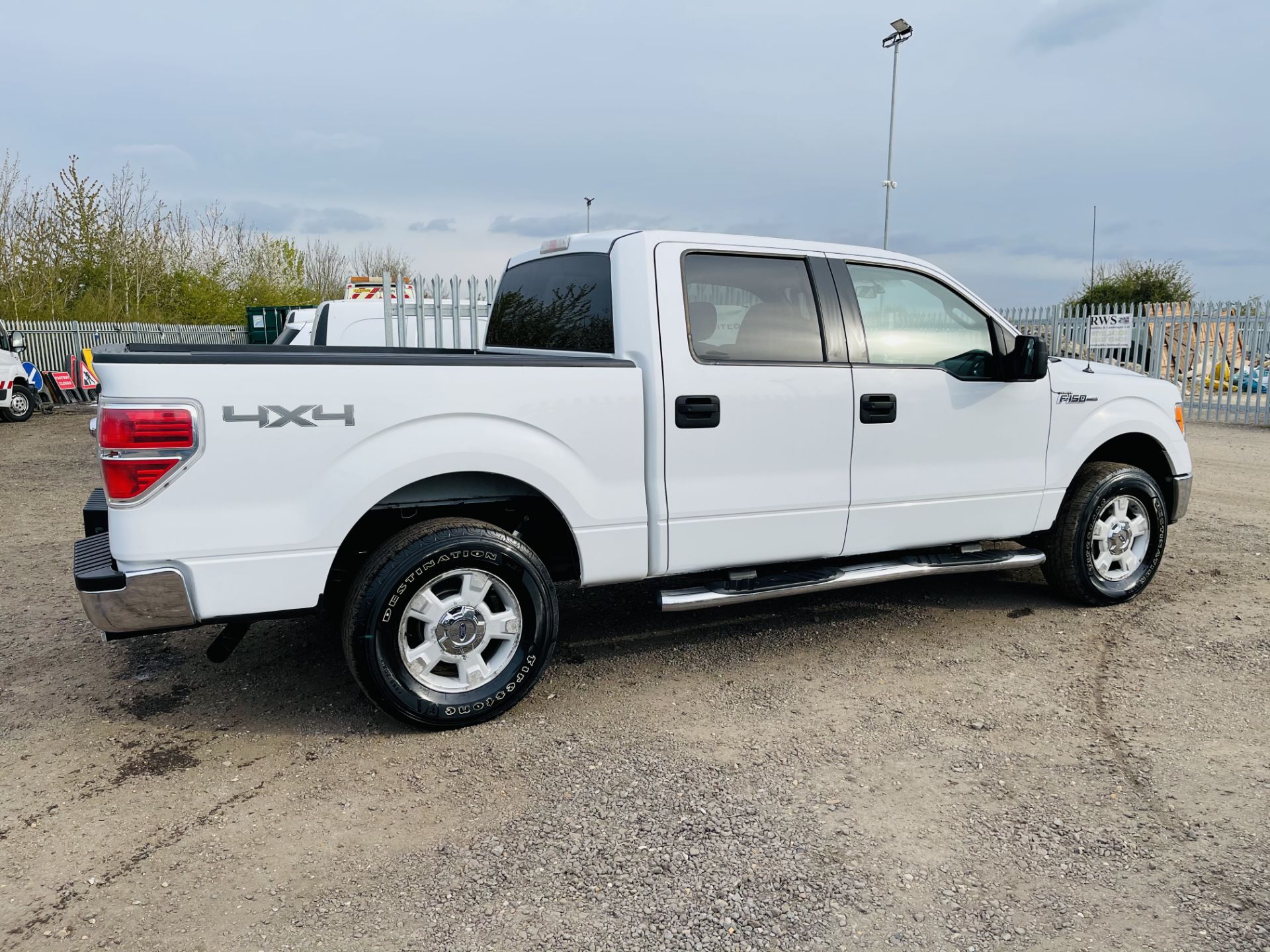 Ford F-150 XLT 4.6L V8 Super-crew 4WD 2010 ' 2010 Year' 6 Seats - Air con - NO RESERVE - Image 12 of 24
