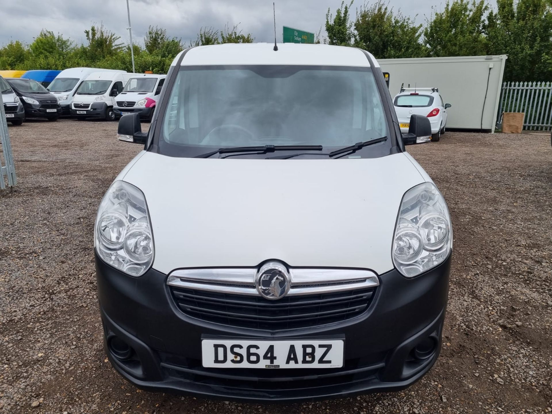 ** ON SALE ** Vauxhall Combo 1.2 CDTI 2300 Combi ' Crew-Van' L1 H1 2014 '64 Reg' - 5 Seats - - Image 2 of 19