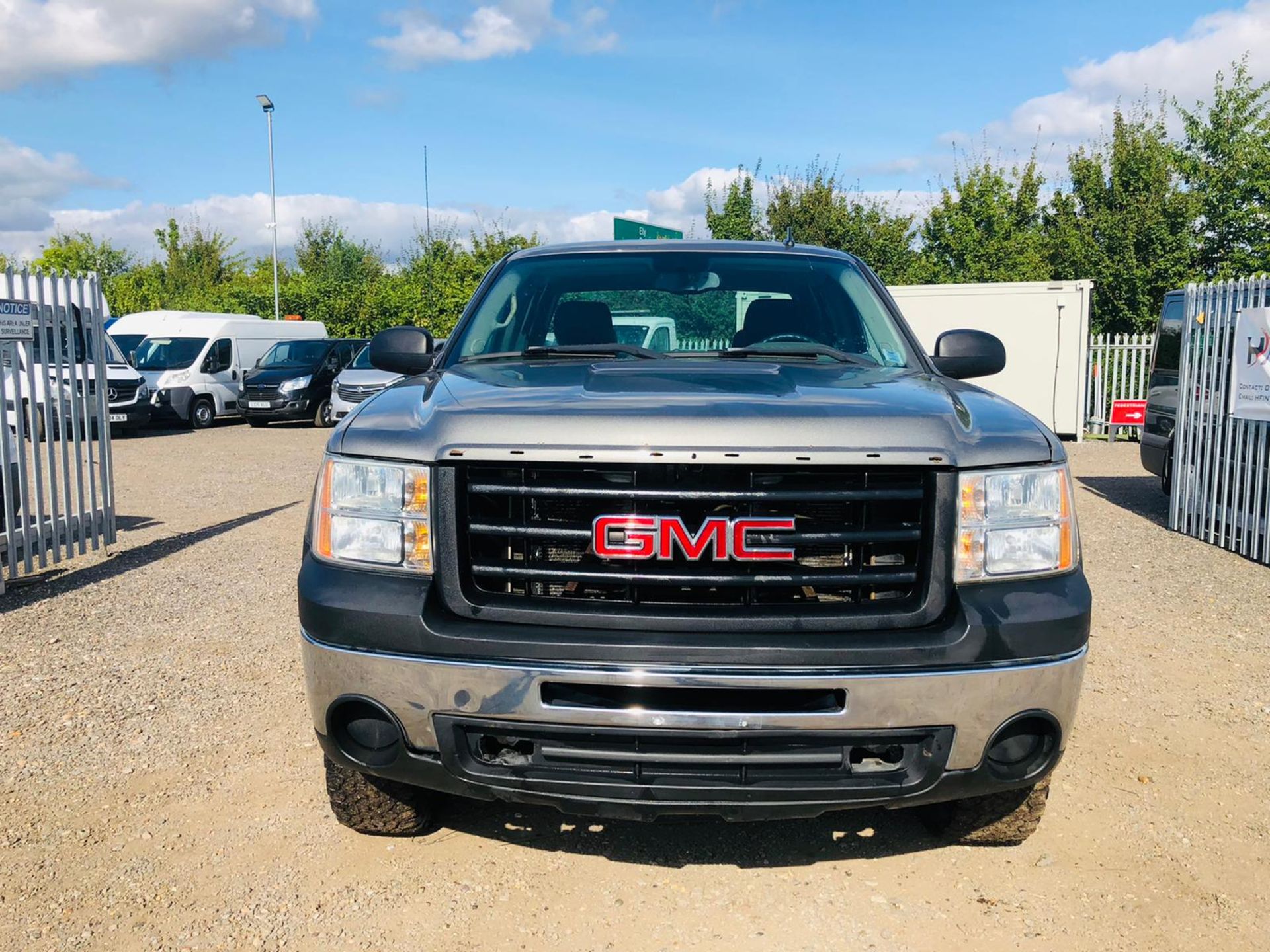 GMC Sierra 1500 4.8L V8 4X4 '2009 Year' - Air Con- Fresh Import - No Vat Save 20% - ** No Reserve ** - Image 2 of 19