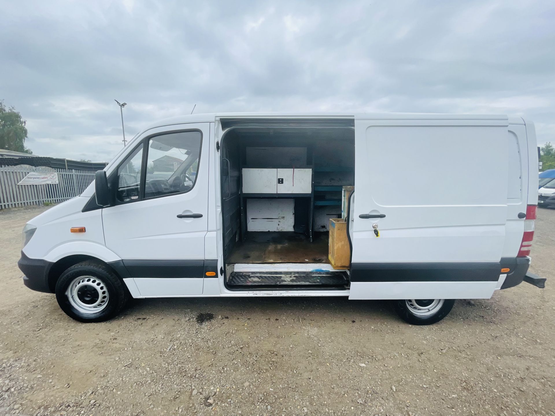 Mercedes-Benz sprinter 2.1 313 CDI L2 H1 2015 '64 Reg' Automatic ' Rare' - Panel Van - Image 9 of 17