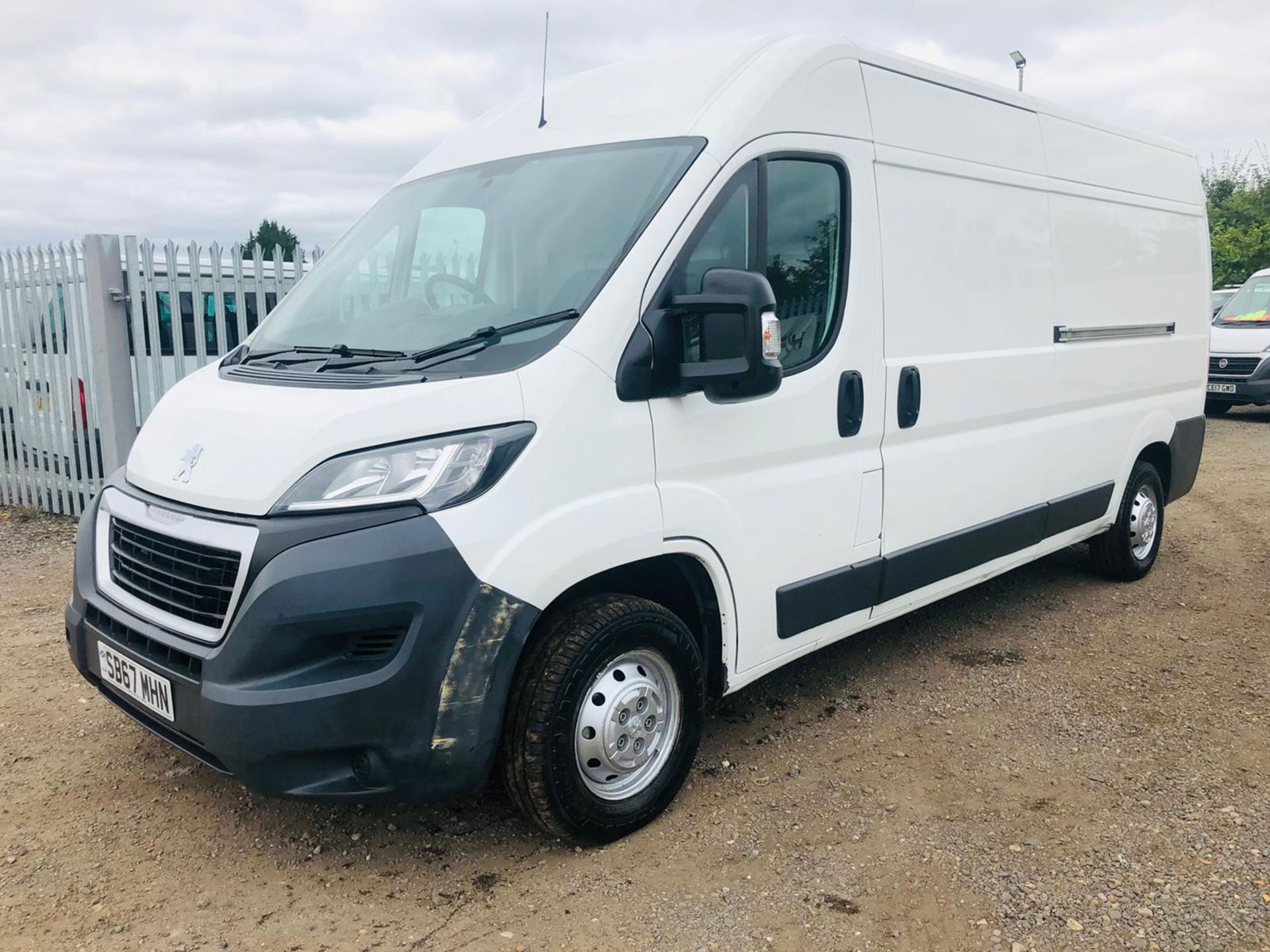 Peugeot Boxer 2.0 Blue HDI Professional L3 H2 2017 '67 Reg' Sat Nav - Air con - ULEZ Compliant - Image 3 of 16