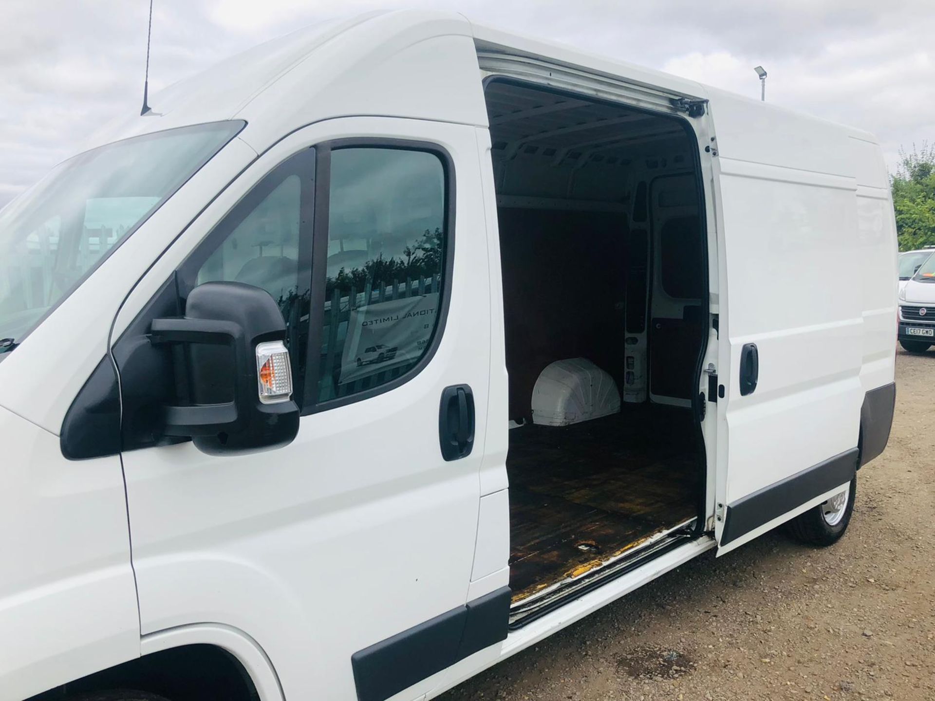 Peugeot Boxer 2.0 Blue HDI Professional L3 H2 2017 '67 Reg' Sat Nav - Air con - ULEZ Compliant - Image 5 of 16