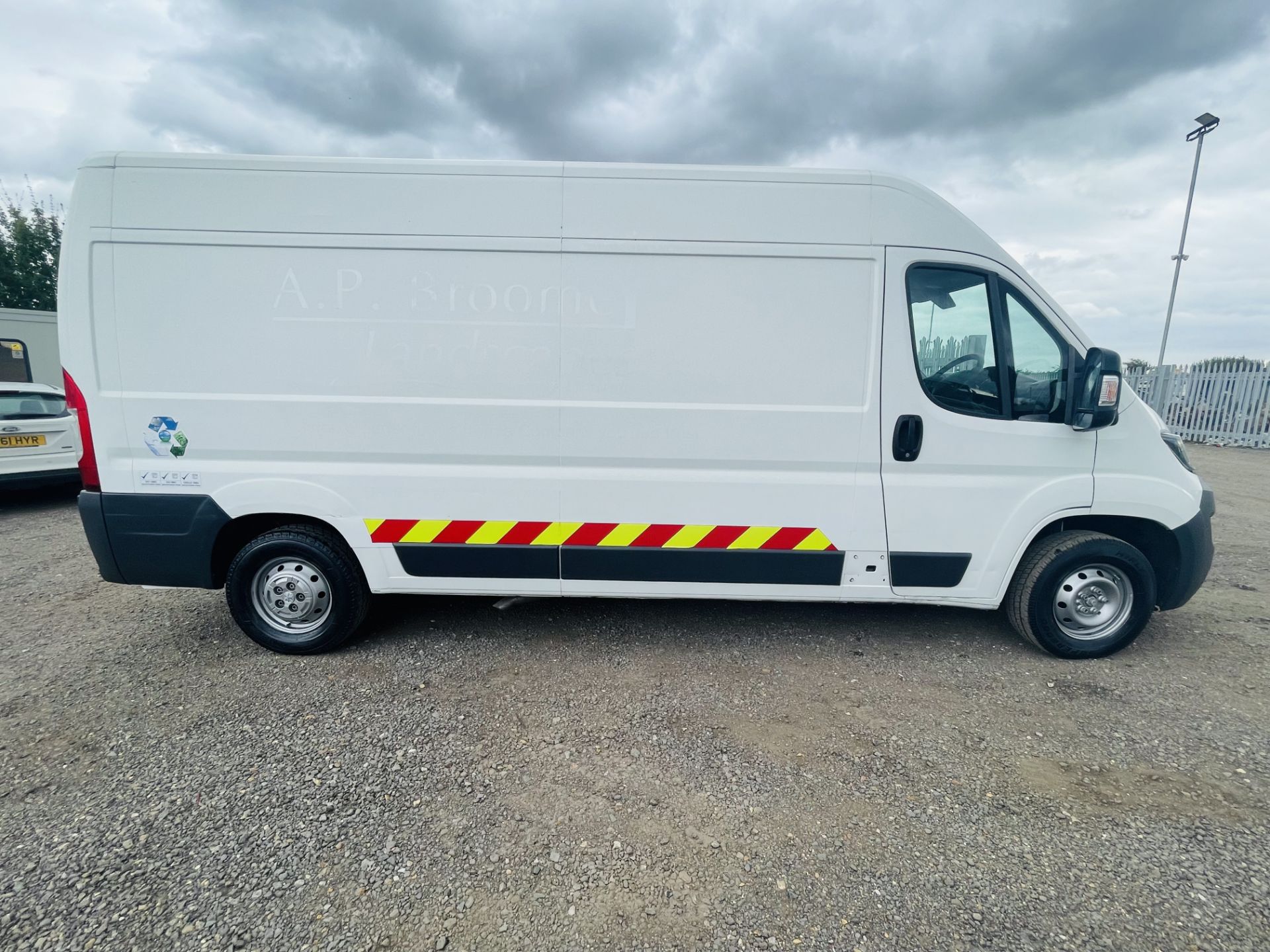 Peugeot Boxer 2.2 HDI 335 L3 H2 Professional 2016 '65 Reg' Sat Nav - Air Con - No Vat Save 20% - Image 15 of 21